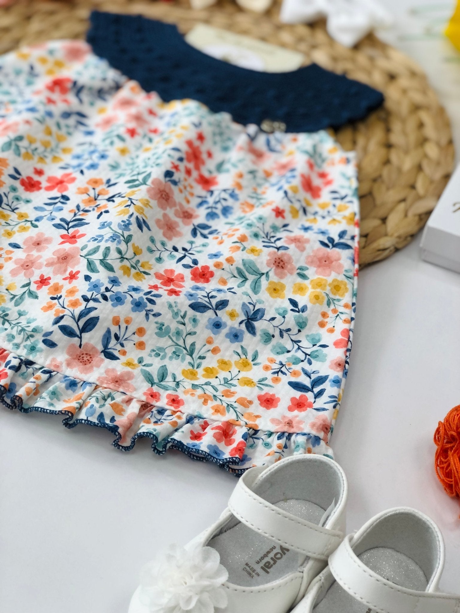 VESTINA FILATO E COTONE FIORELLINI - Noi da piccoli