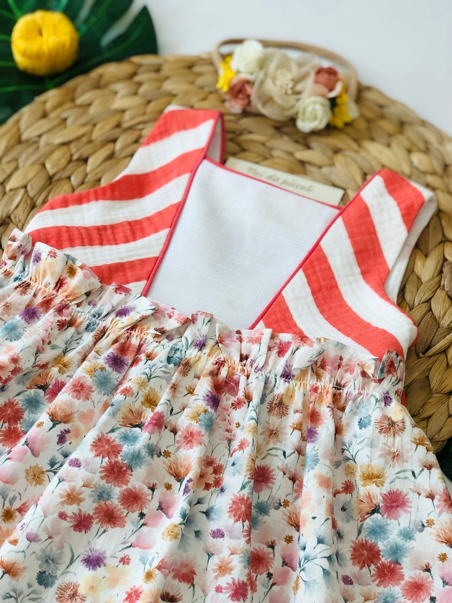 VESTINA FIORI E RIGHE TARIFA - Noi da piccoli