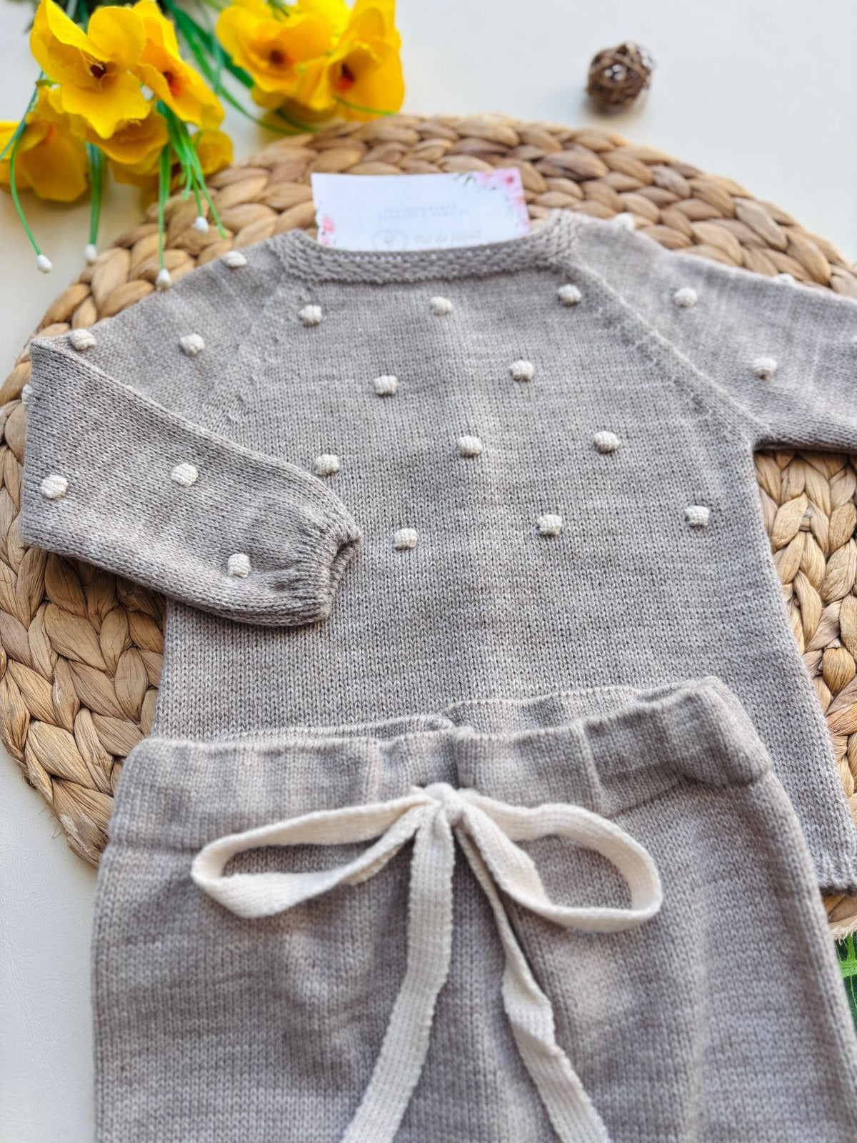 COMPLETO 2PZ CON CAPPELLINO FILATO CALDO POIS TORTORA
