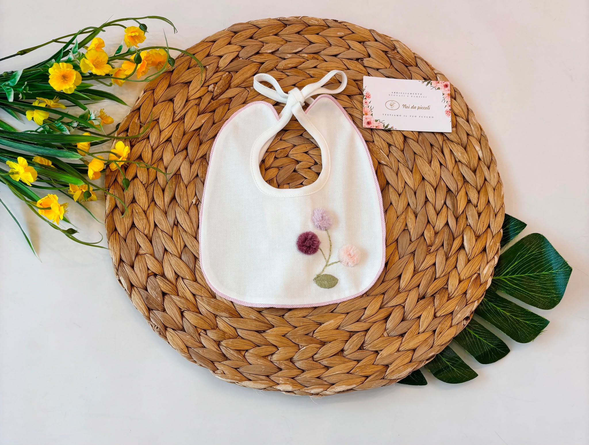 BAVETTA IN COTONE BIANCO FIORELLINI PONPOM