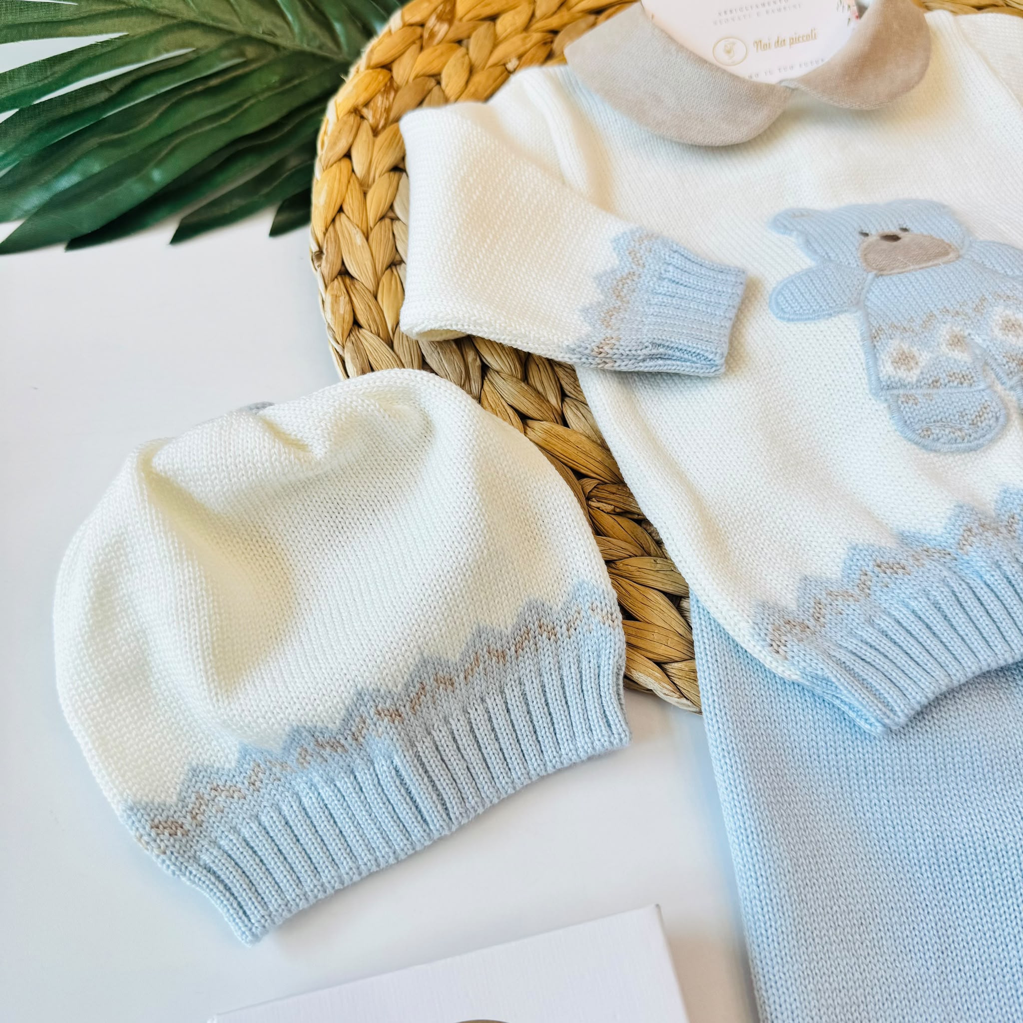 COMPLETO 2PZ CON PARURE 100% LANA CIELO