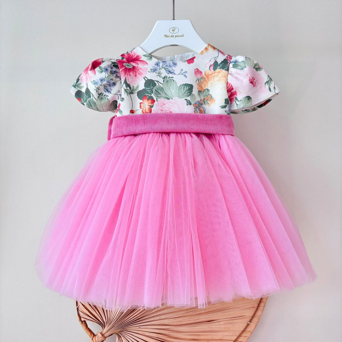 ABITO CERIMONIALE TULLE E FIORI CON FASCIA VELLUTO ROSA