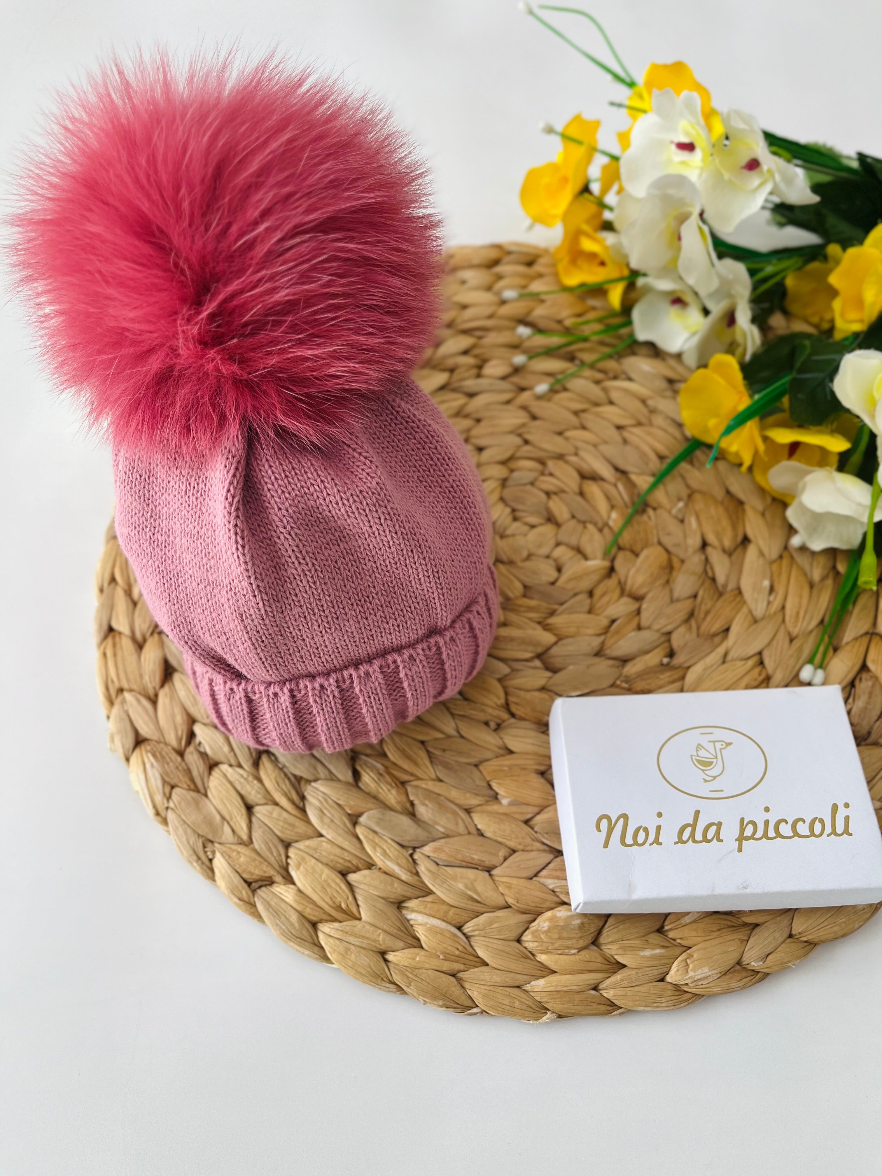 CAPPELLINO LANA E VOLPE MALVA  PON POM MALVA