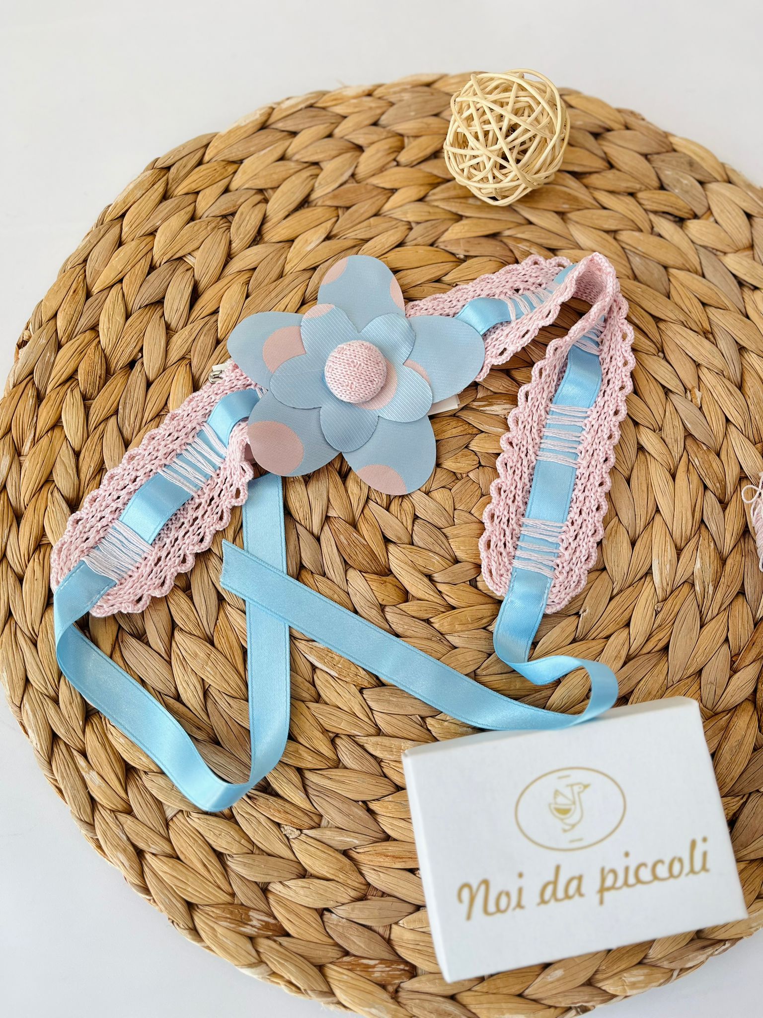 FASCIA UNCINETTO FIORE  ROSA CIELO