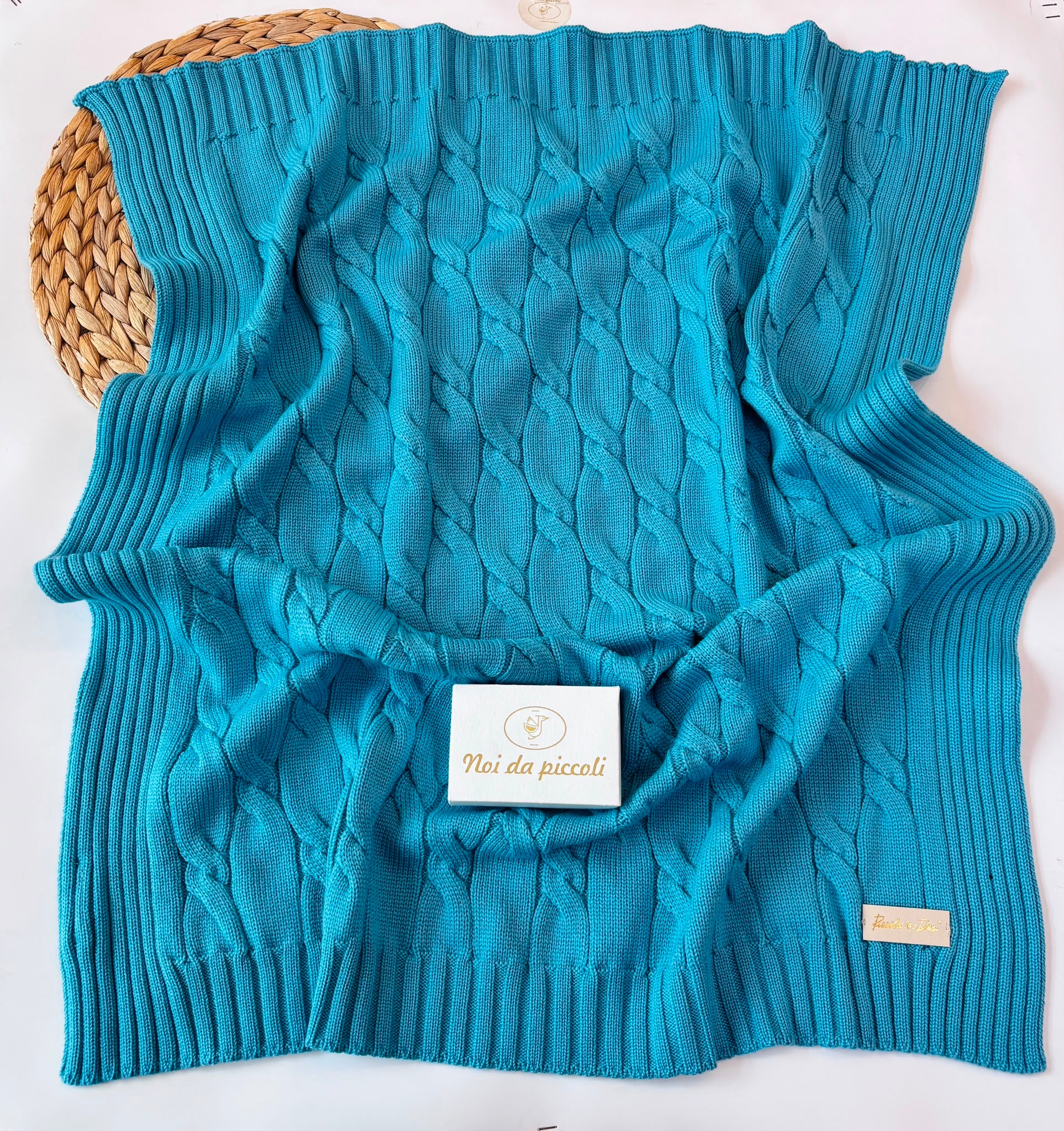COPERTINA IN LANA MERINO EXTRAFINE PETROLIO