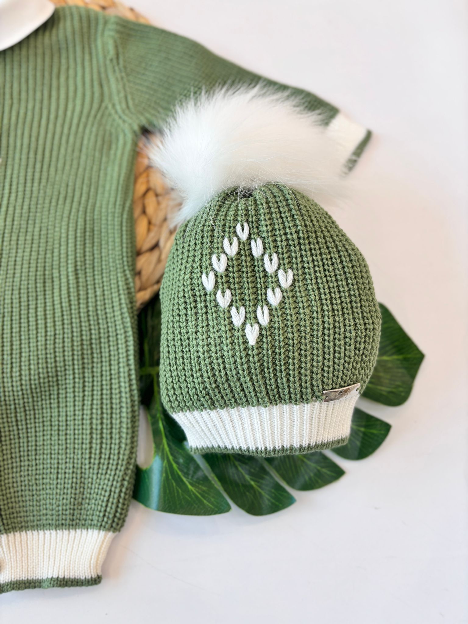 TUTINA CON PARURE PURA LANA VERDE E PANNA