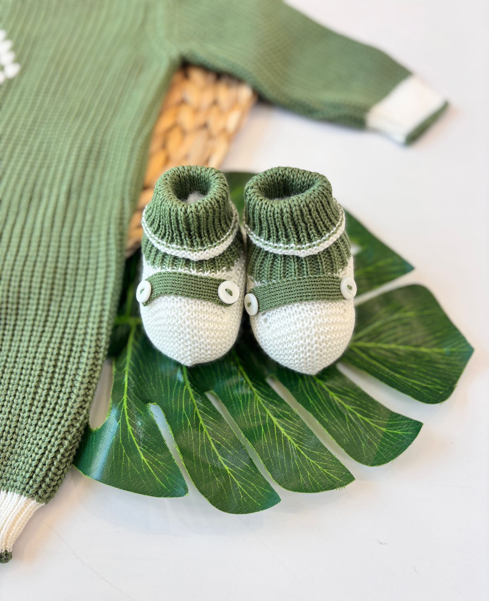 TUTINA CON PARURE PURA LANA VERDE E PANNA
