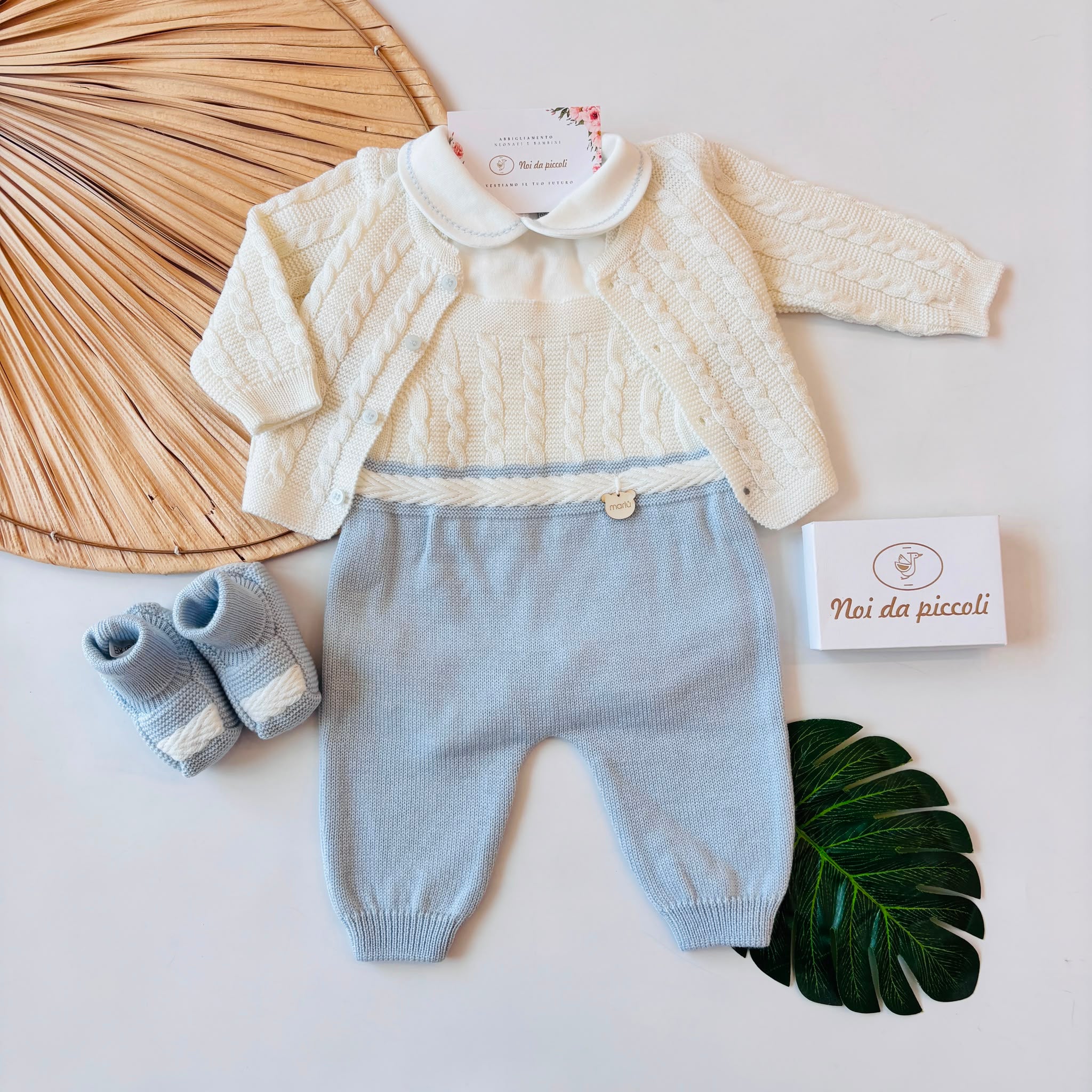 SALOPETTE CON BABBUCCE 100% LANA CIELO E PANNA TRECCE