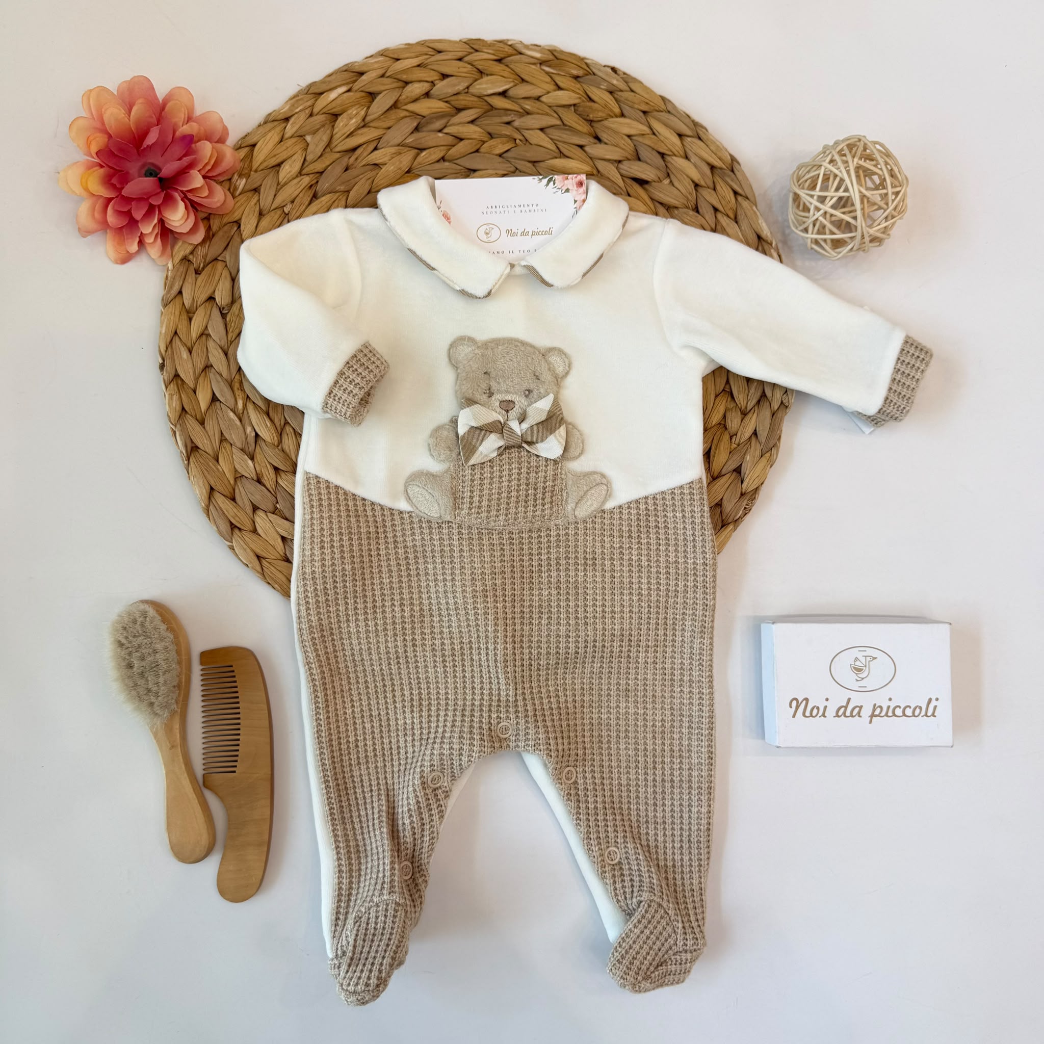 TUTINA IN CINIGLIA BEIGE CON ORSETTO E FIOCCO SUL DAVANTI
