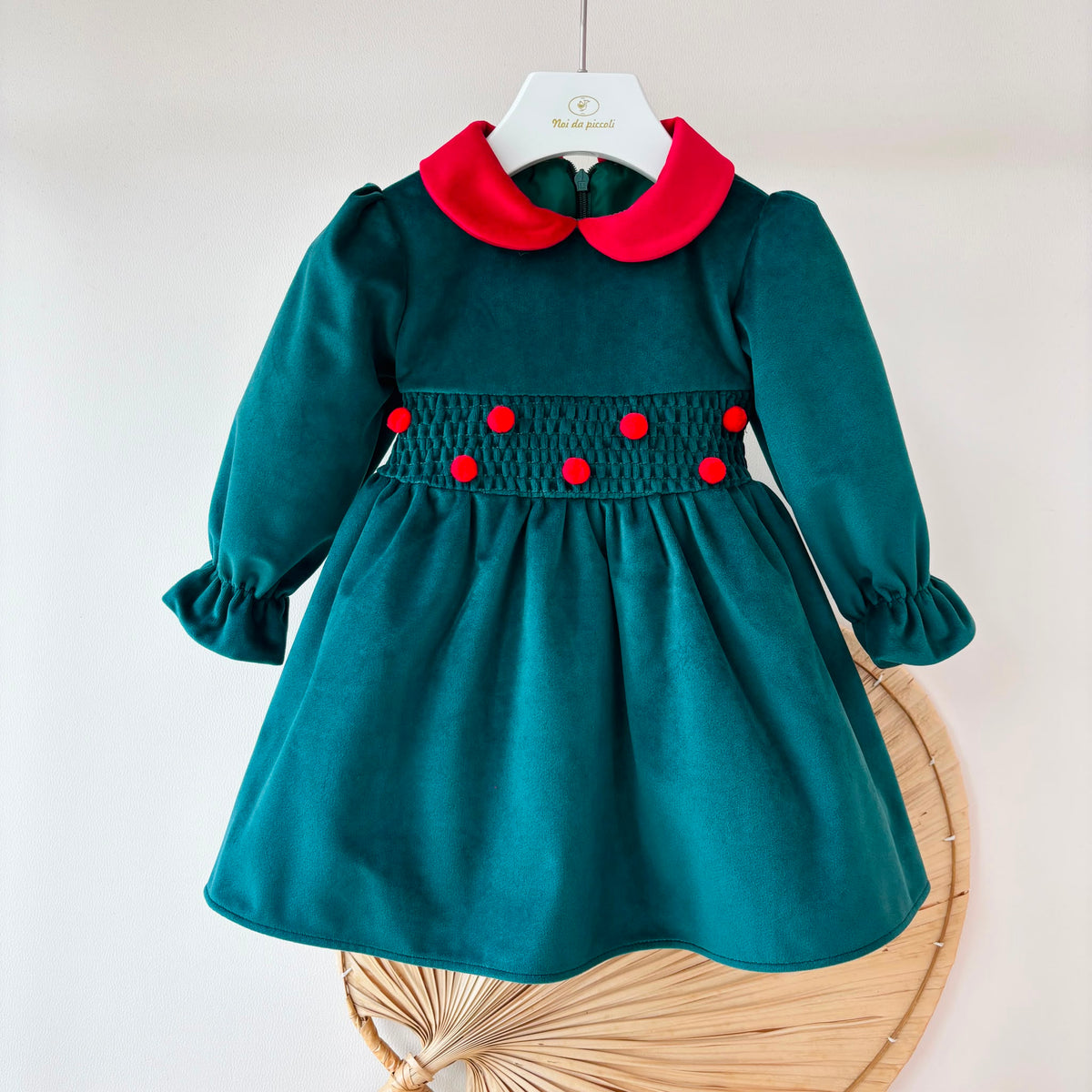 ABITO IN VELLUTO CON PUNTO SMOK VERDE E ROSSO