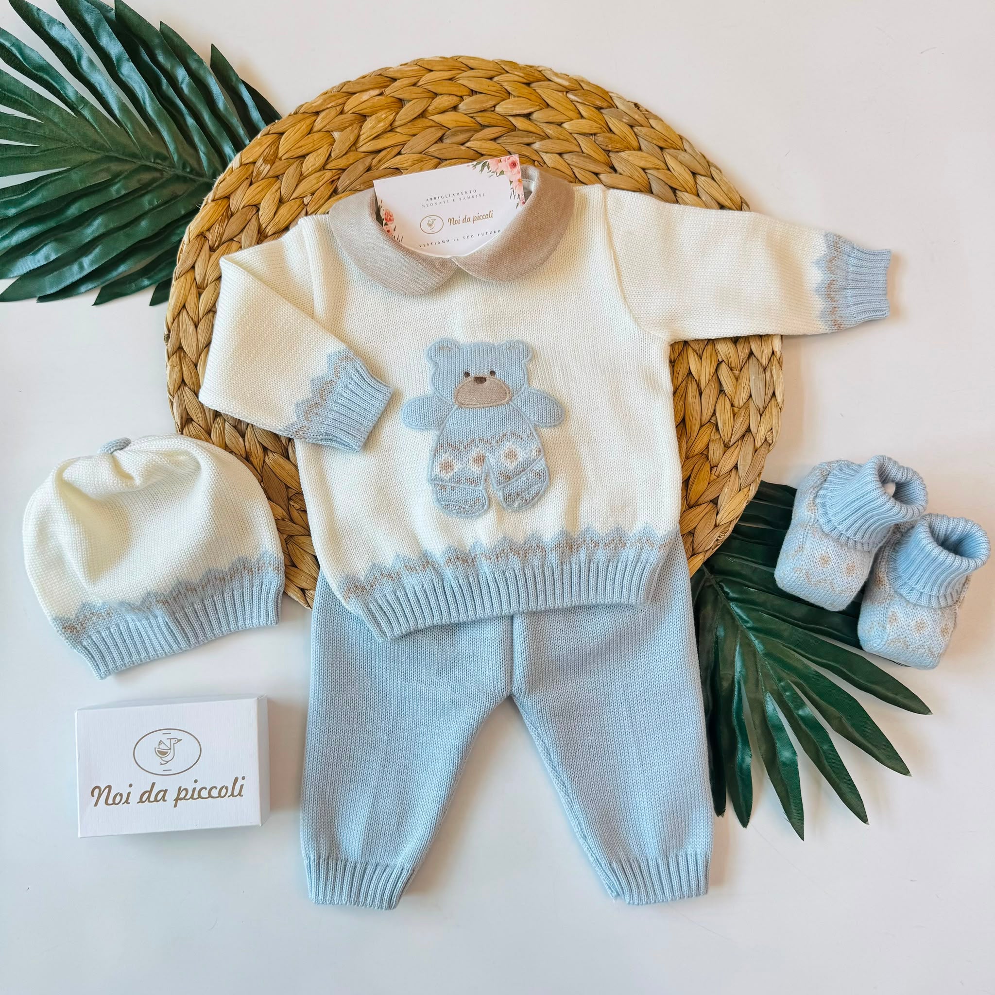 COMPLETO 2PZ CON PARURE 100% LANA CIELO