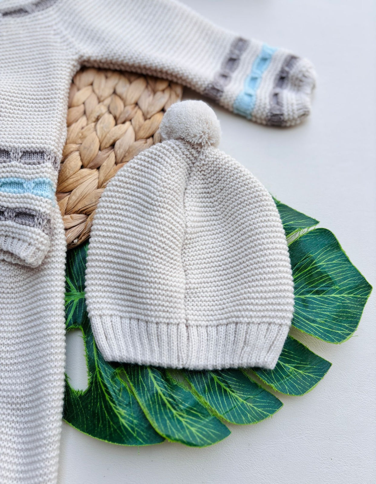 COMPLETO 2PZ CON CAPPELLINO FILATO CALDO BEIGE