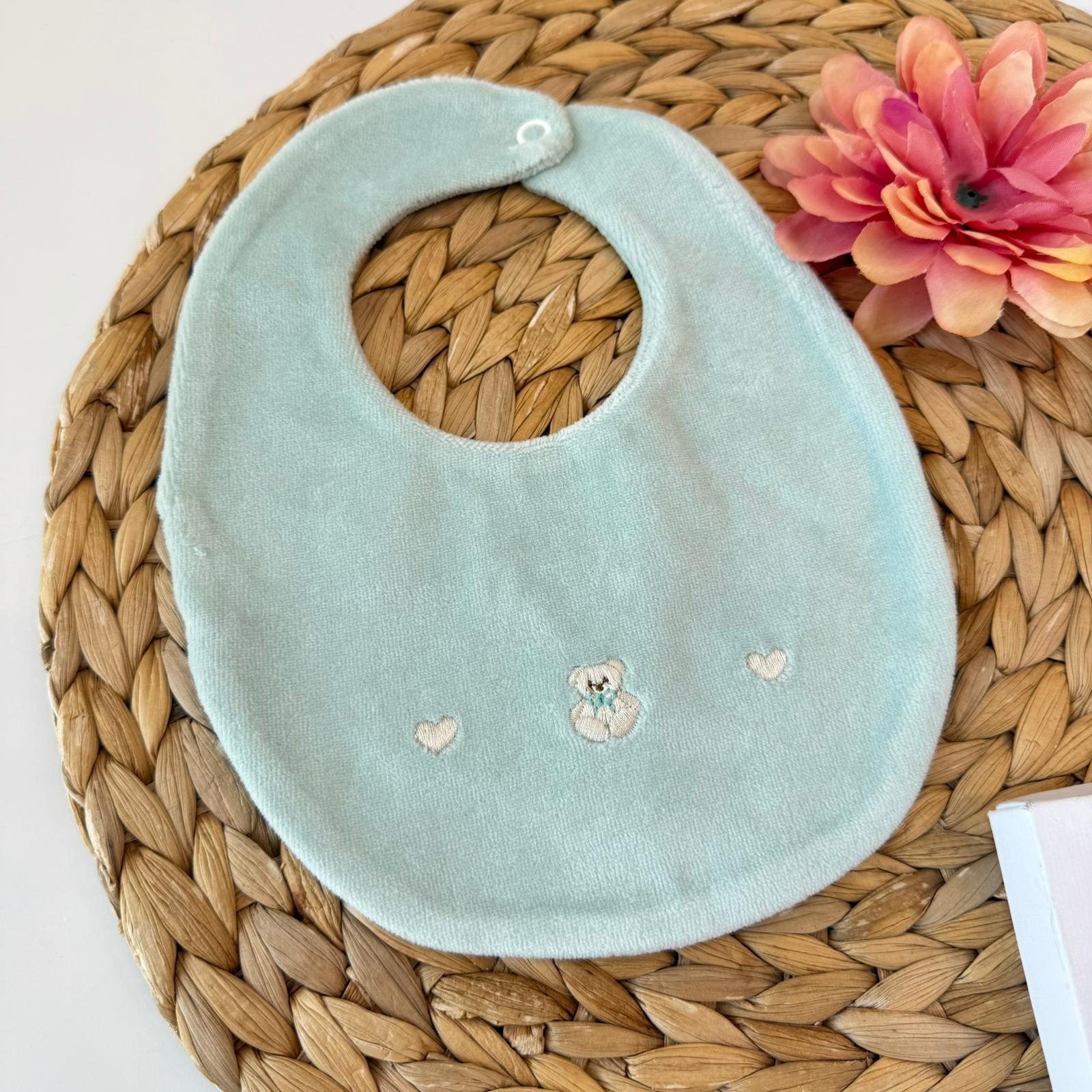 BAVETTA IN CINIGLIA VERDE ACQUA DECOERATA CON ORSETTI E PICCOLI CUORI