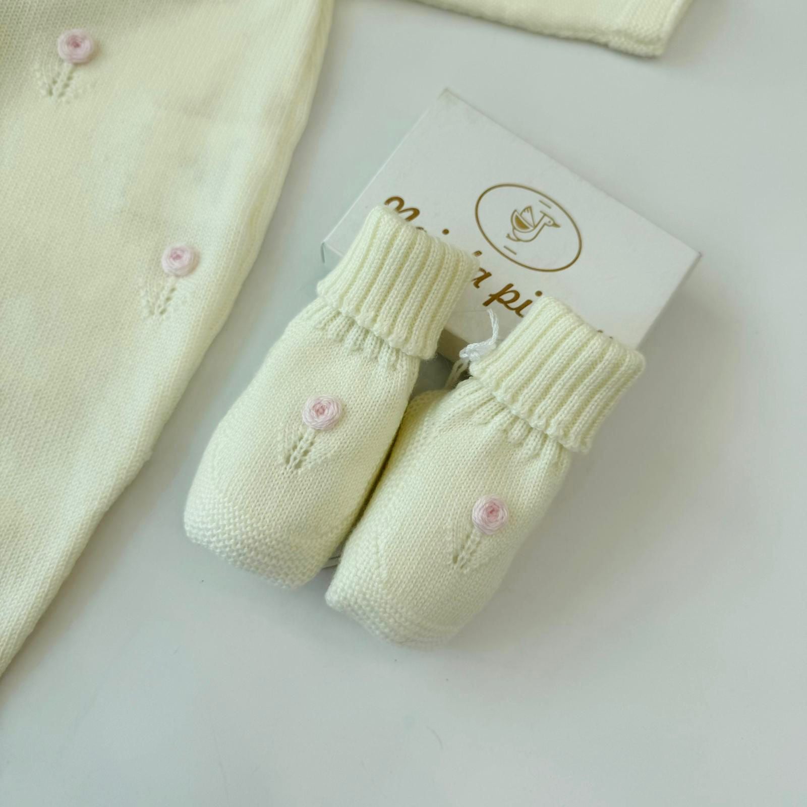 TUTINA CON BABBUCCE 100% PURA LANA MERINO EXTRAFINE PANNA