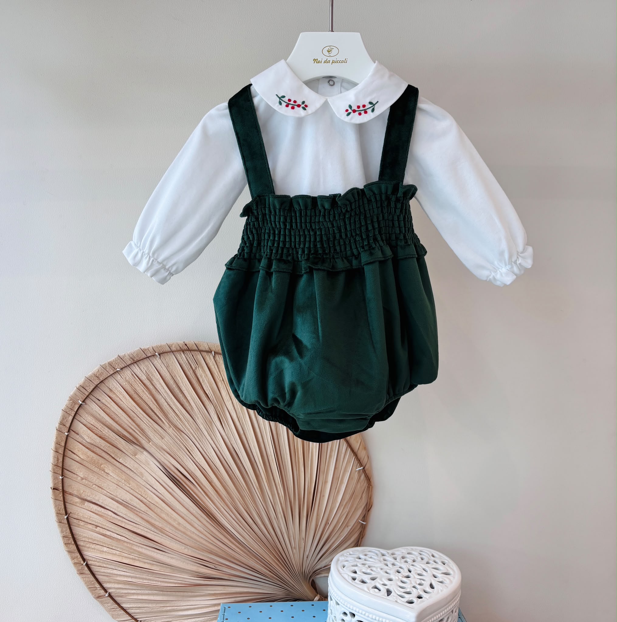SALOPETTE CON CAMICINA VELLUTINO VERDE