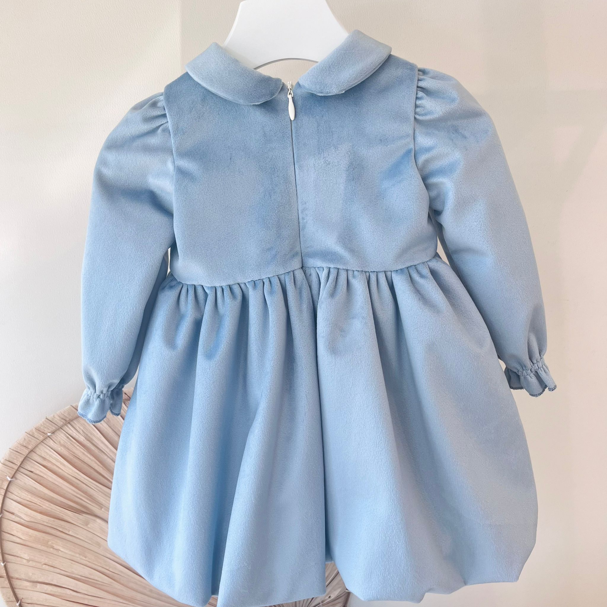 ABITO IN VELLUTO AZZURRO