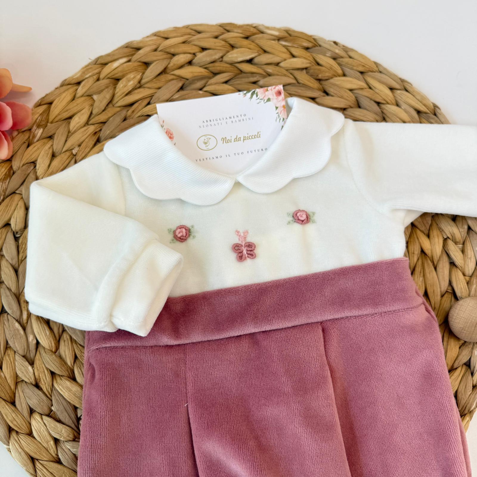 TUTINA IN CINIGLIA MALVA CON COLLETTO VOLANT E DELICATI FIORELLINI ROSA E VERDI
