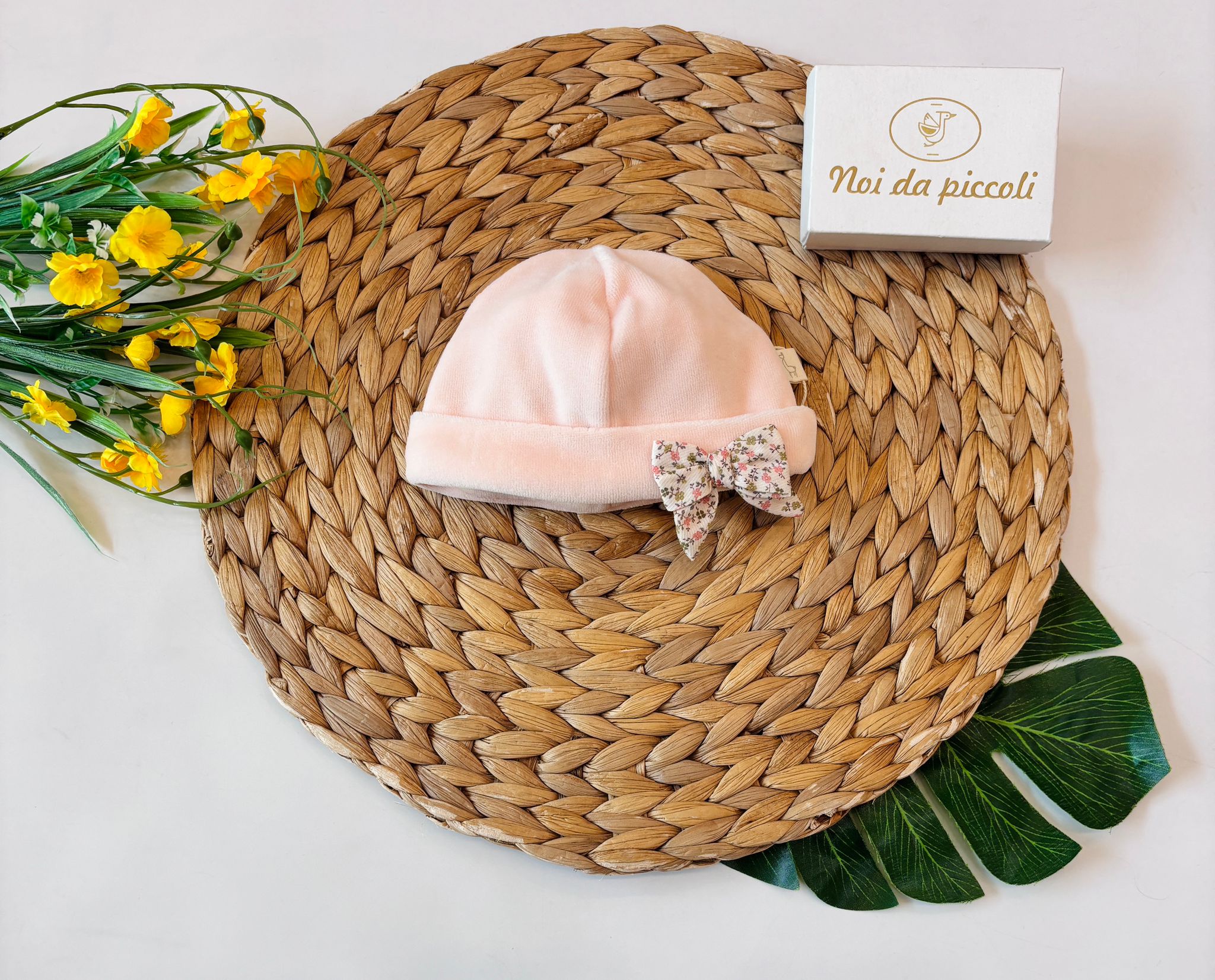 CAPPELLINO CINIGLIA ROSA CON FIOCCO FIORI
