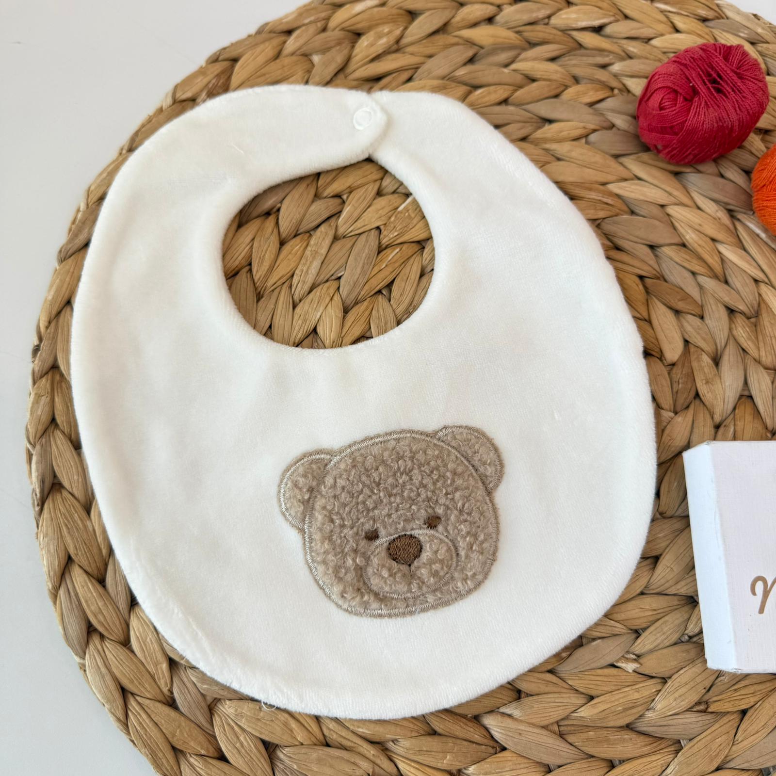 BAVETTA IN CINIGLIA BIANCA CON ORSETTO BEIGE