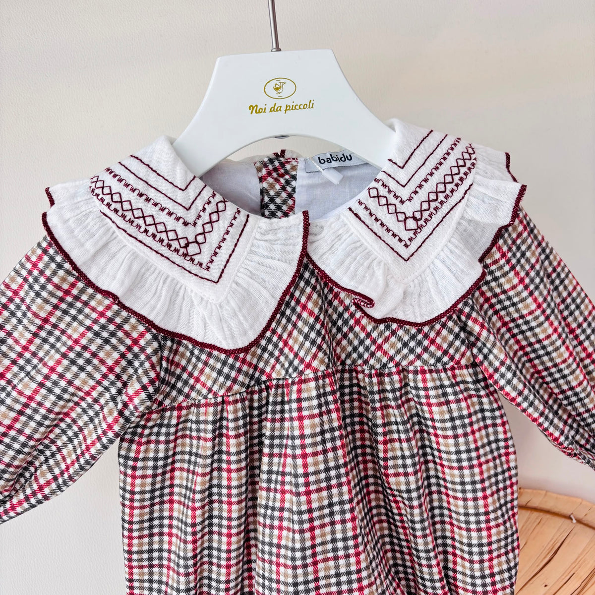 COMPLETO IN COTONE CALDO BORDEAUX con colletto ricamato