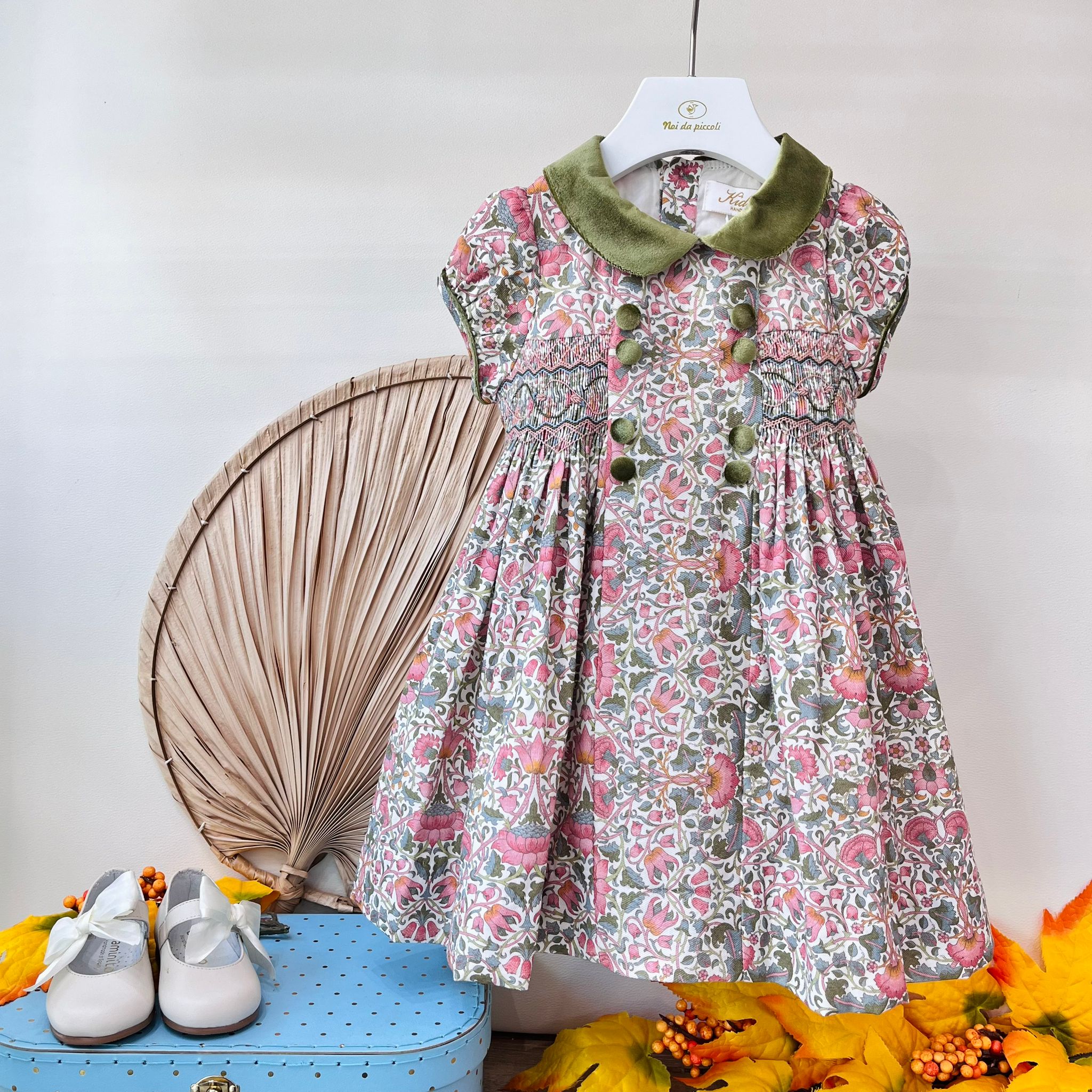 ABITINO A MANICA CORTA FLOREALE CON BOTTONCINI E COLLETTO ROSSO IN VELLUTO ROSA VERDE - Noi da piccoli