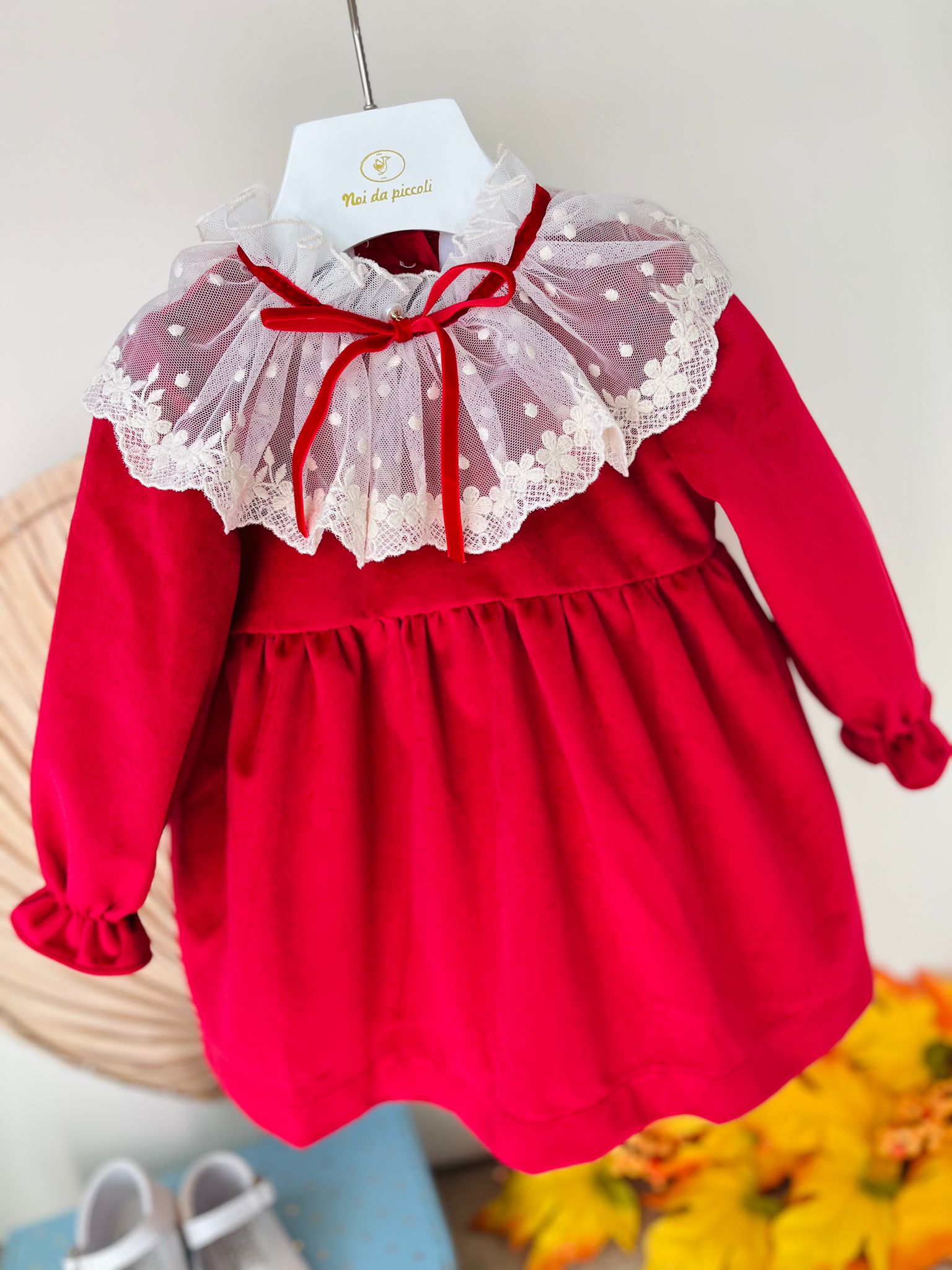 ABITINO A MANICA LUNGA IN VELLUTINO CON COLLETTO A POIS E FIORELLINI ROSSO - Noi da piccoli