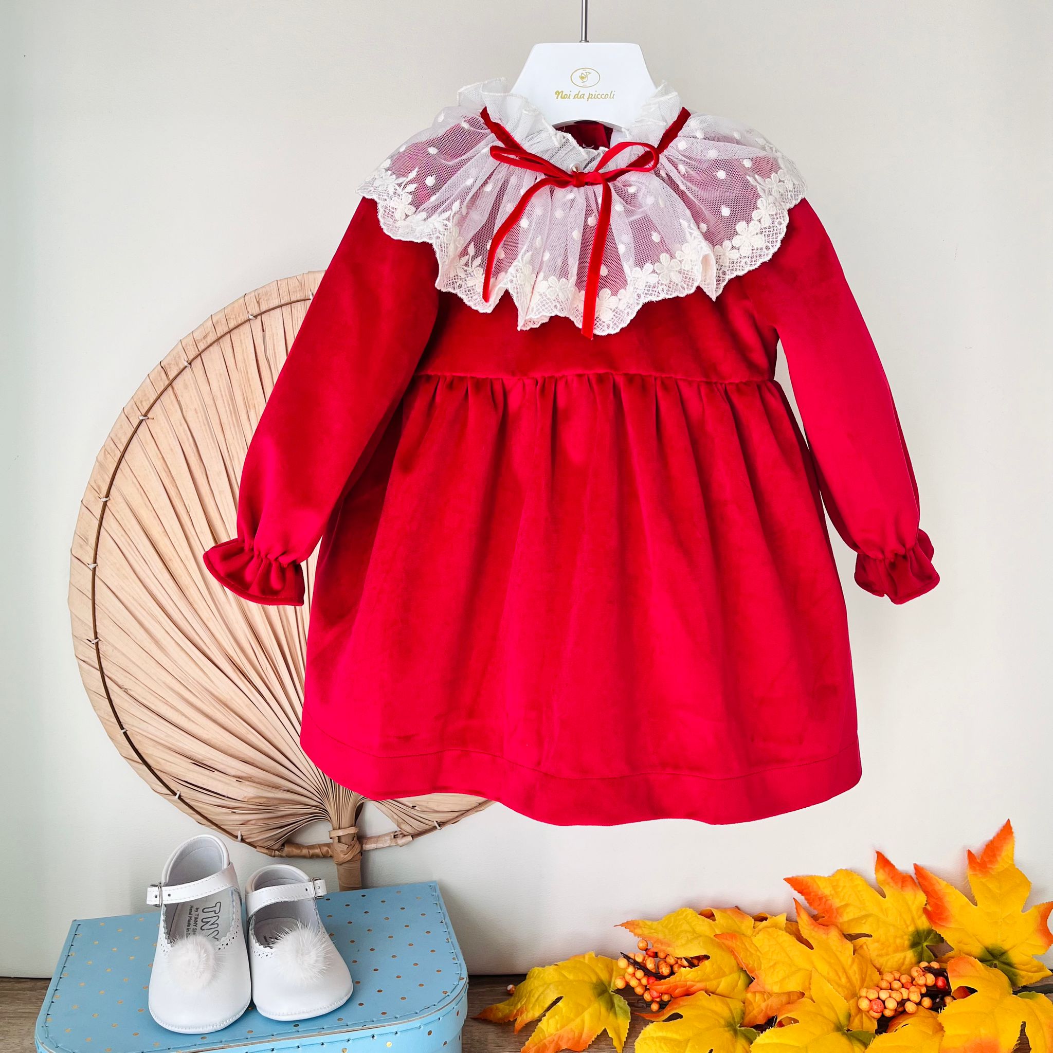 ABITINO A MANICA LUNGA IN VELLUTINO CON COLLETTO A POIS E FIORELLINI ROSSO - Noi da piccoli
