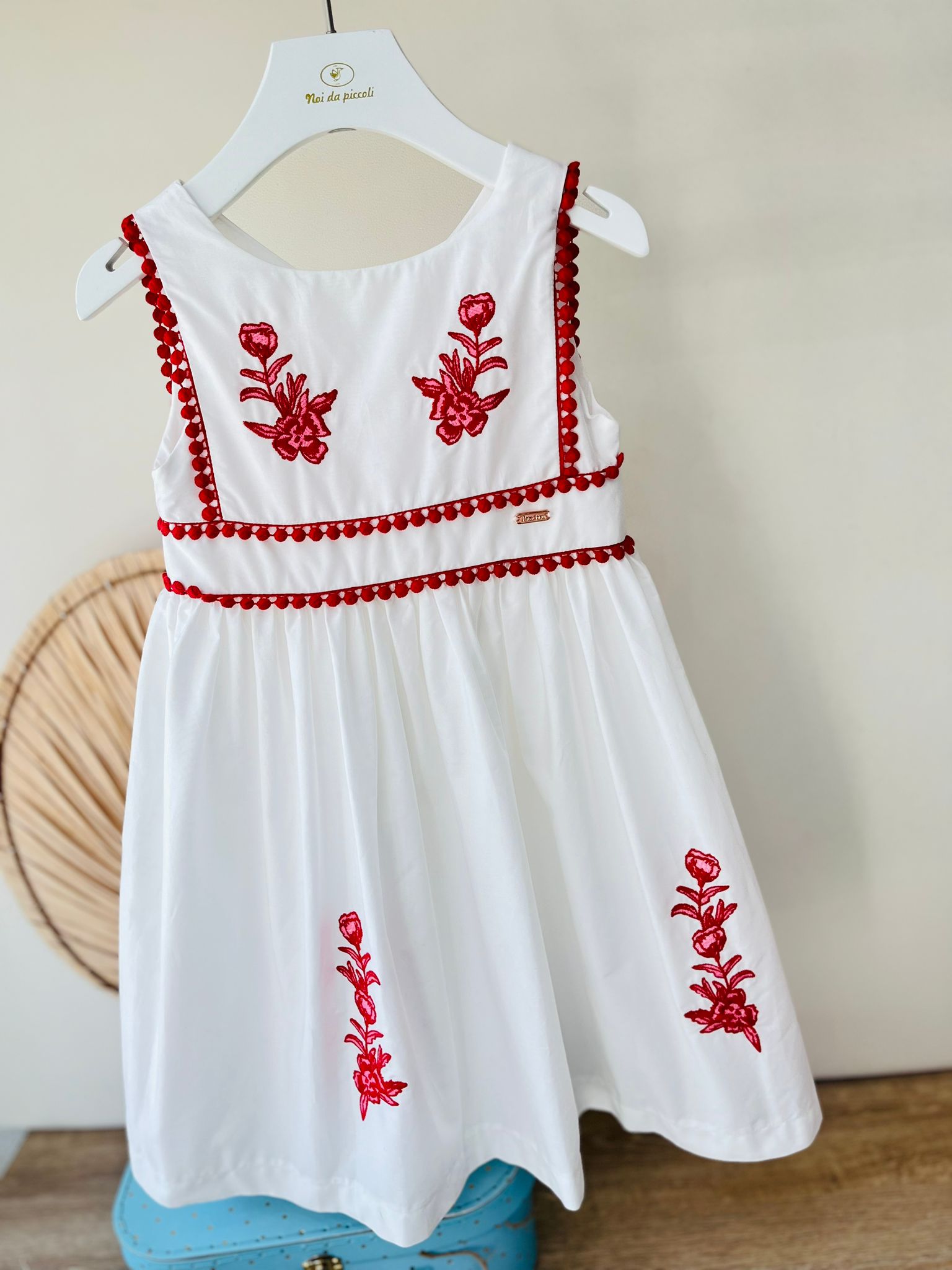 ABITINO BIANCO CON RICAMI ROSSI - Noi da piccoli