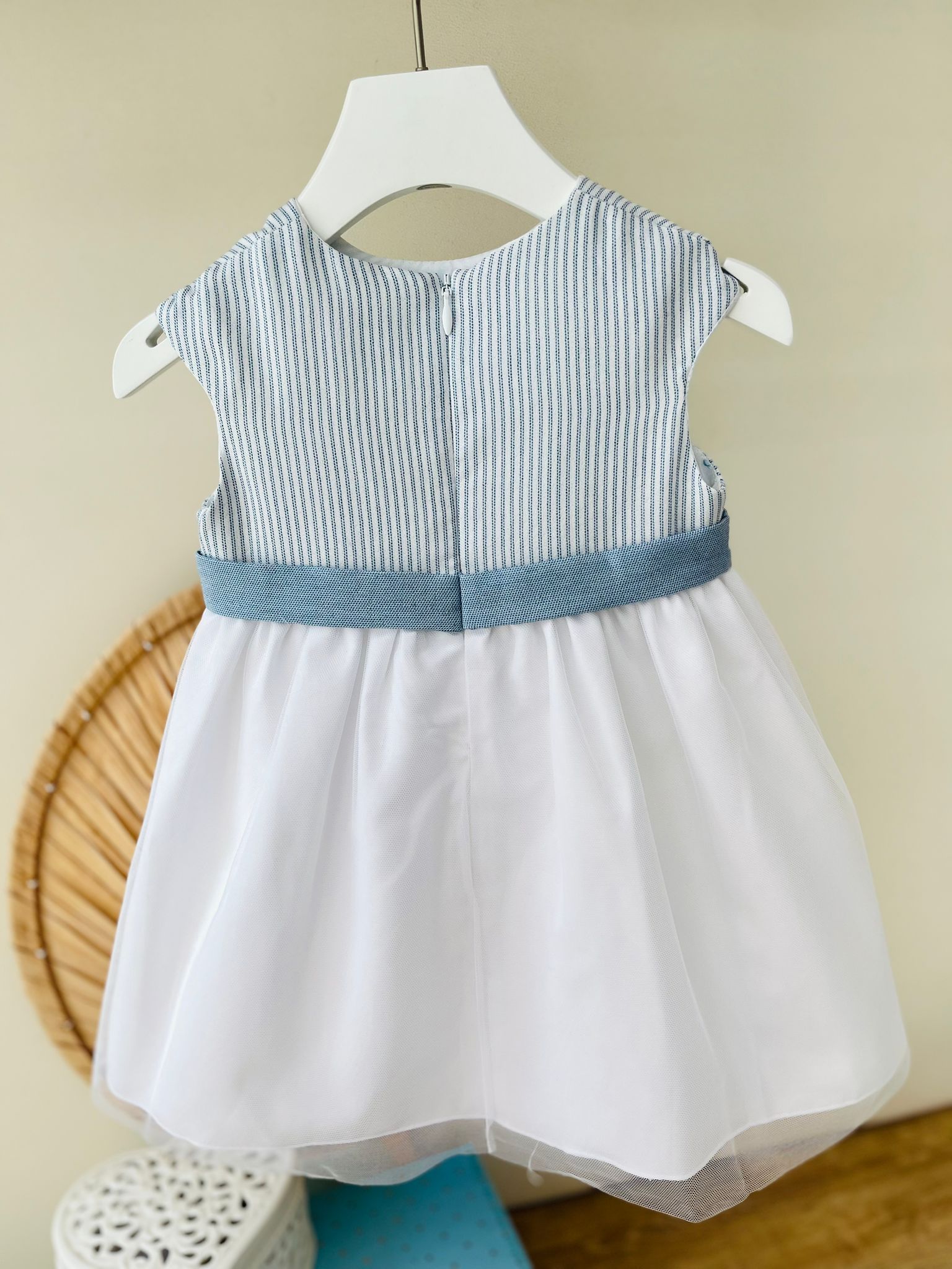 ABITINO BIANCO E RIGHE AZZURRE - Noi da piccoli
