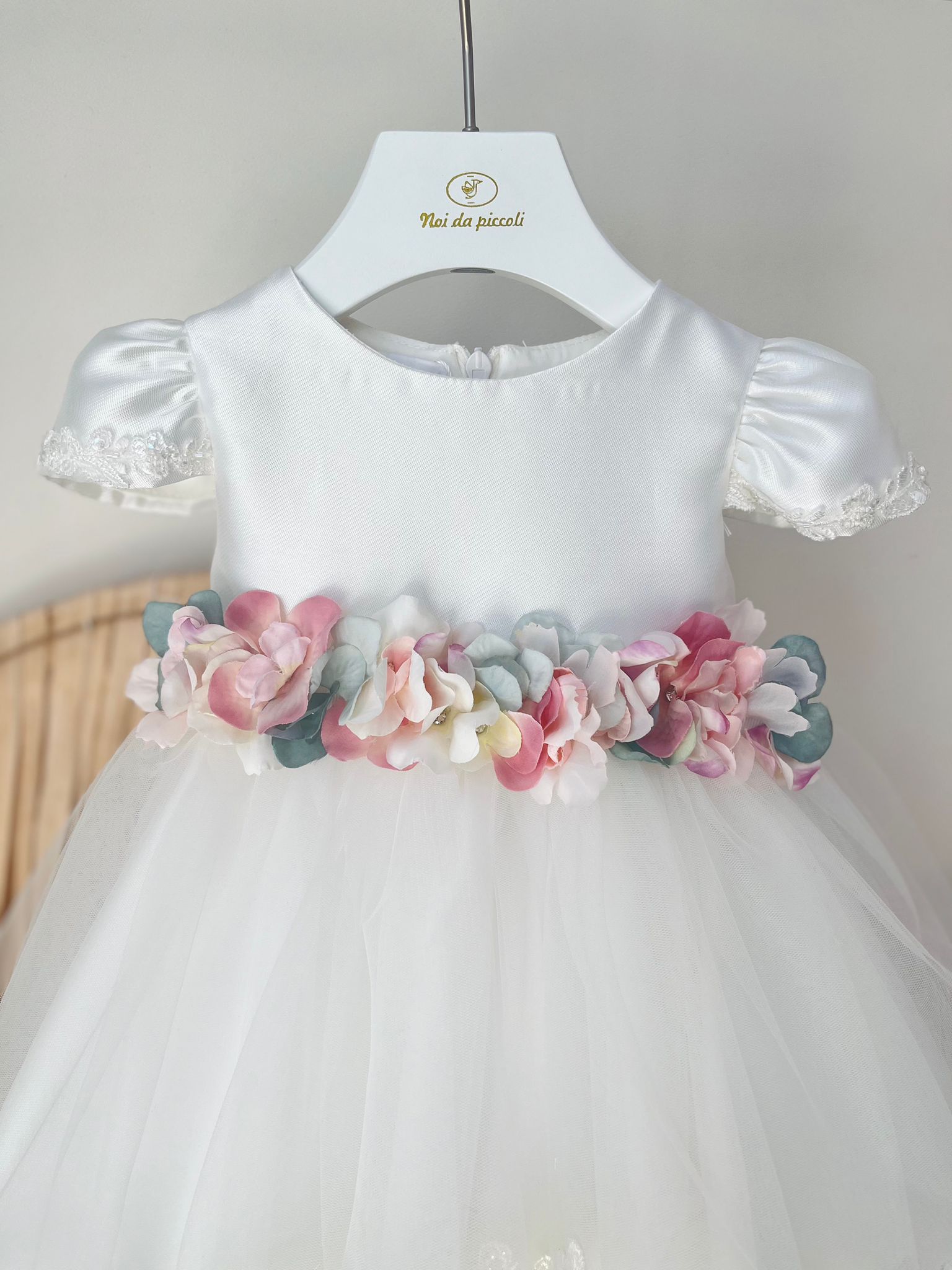 ABITINO CERIMONIALE CON FASCIA FLOREALE BIANCO VERDE - Noi da piccoli