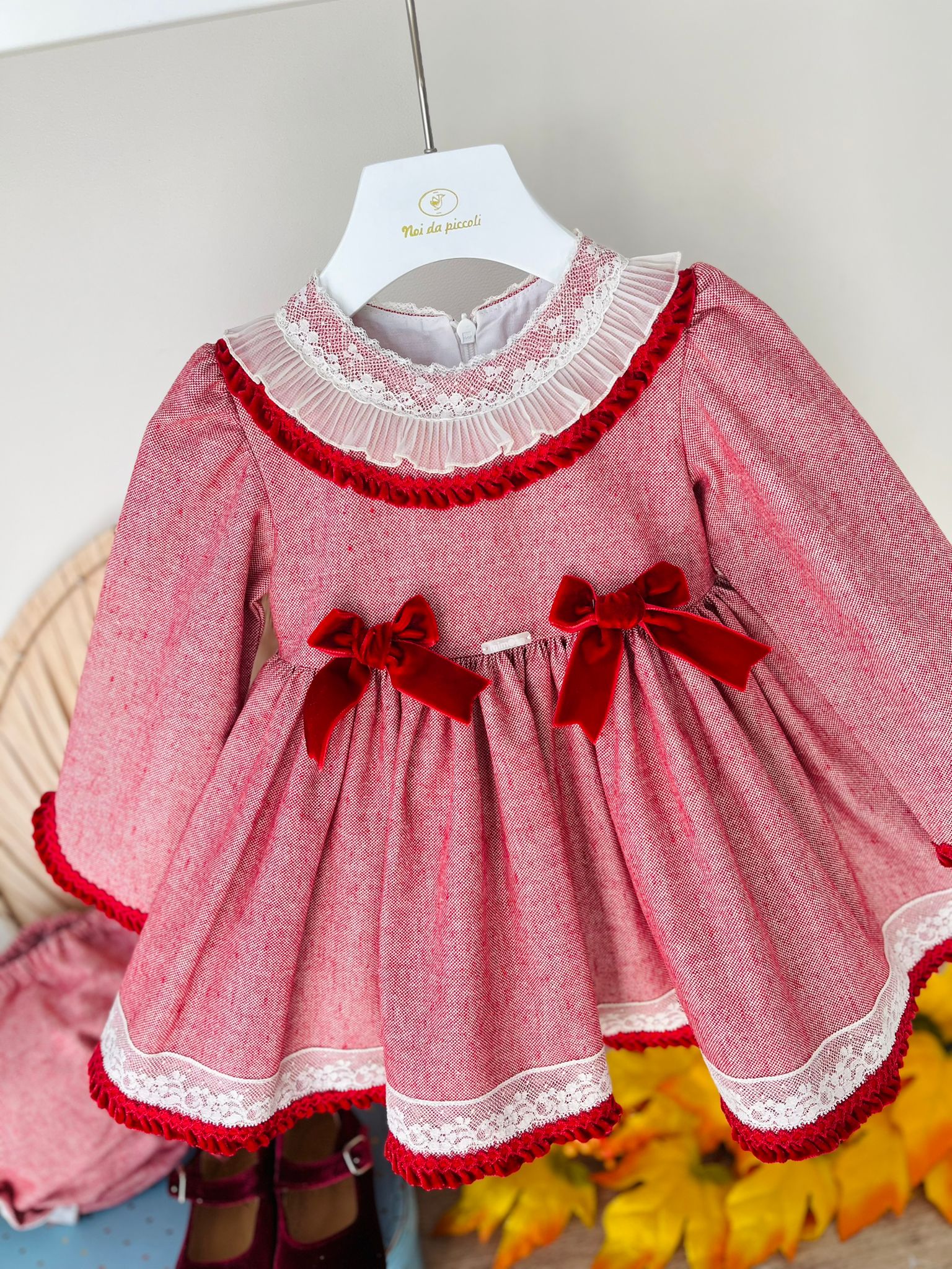 ABITINO CON FIOCCHETTI IN VELLUTO ROSSO - Noi da piccoli