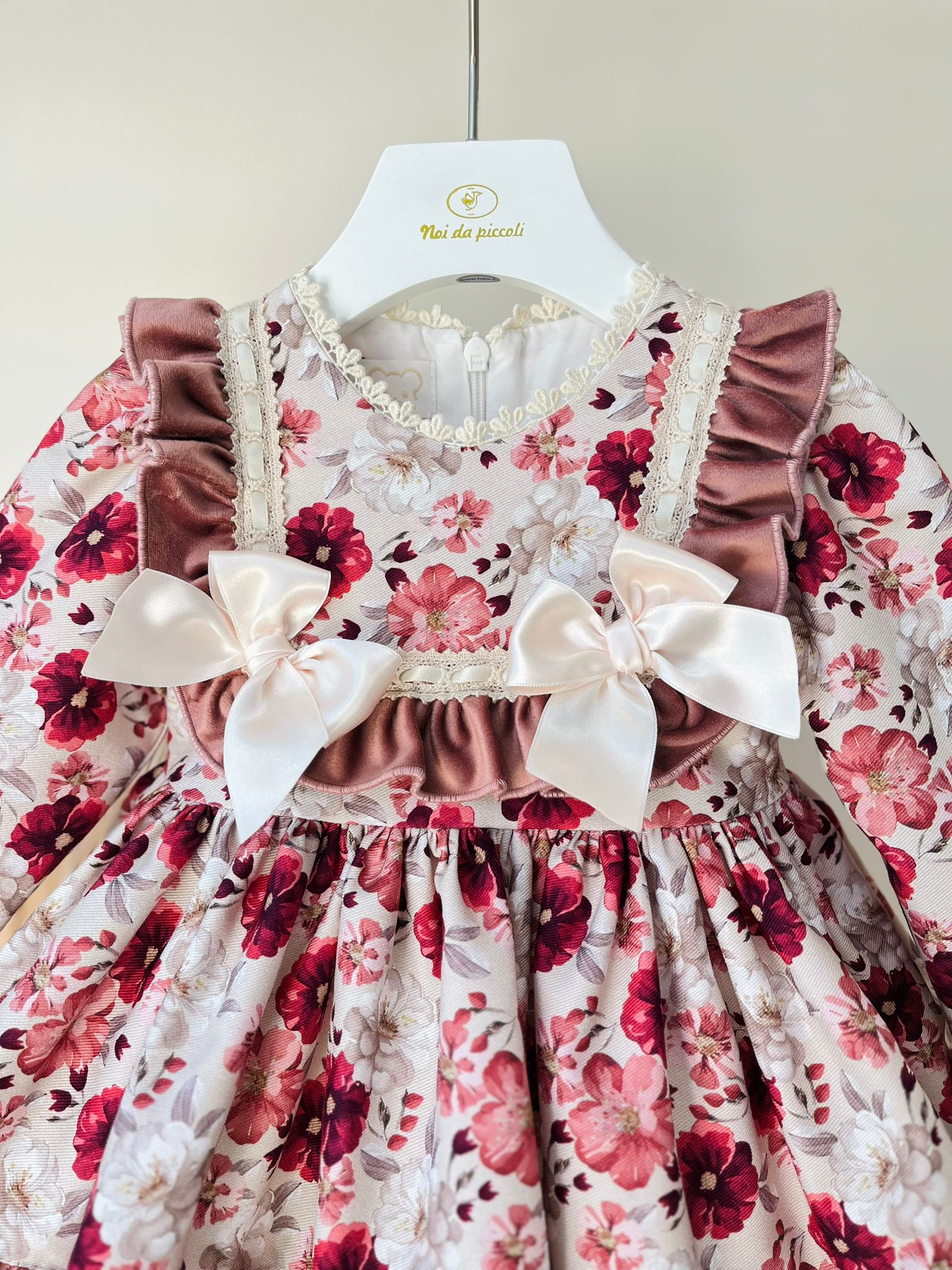 ABITINO IN CALDO COTONE CON FIOCCHETTINI PANNA ROSSO - Noi da piccoli