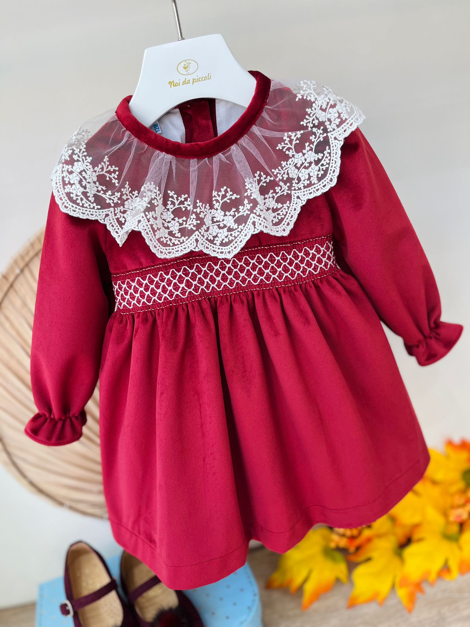 ABITINO IN VELLUTINO CON COLLETTO RICAMATO BORDEAUX - Noi da piccoli