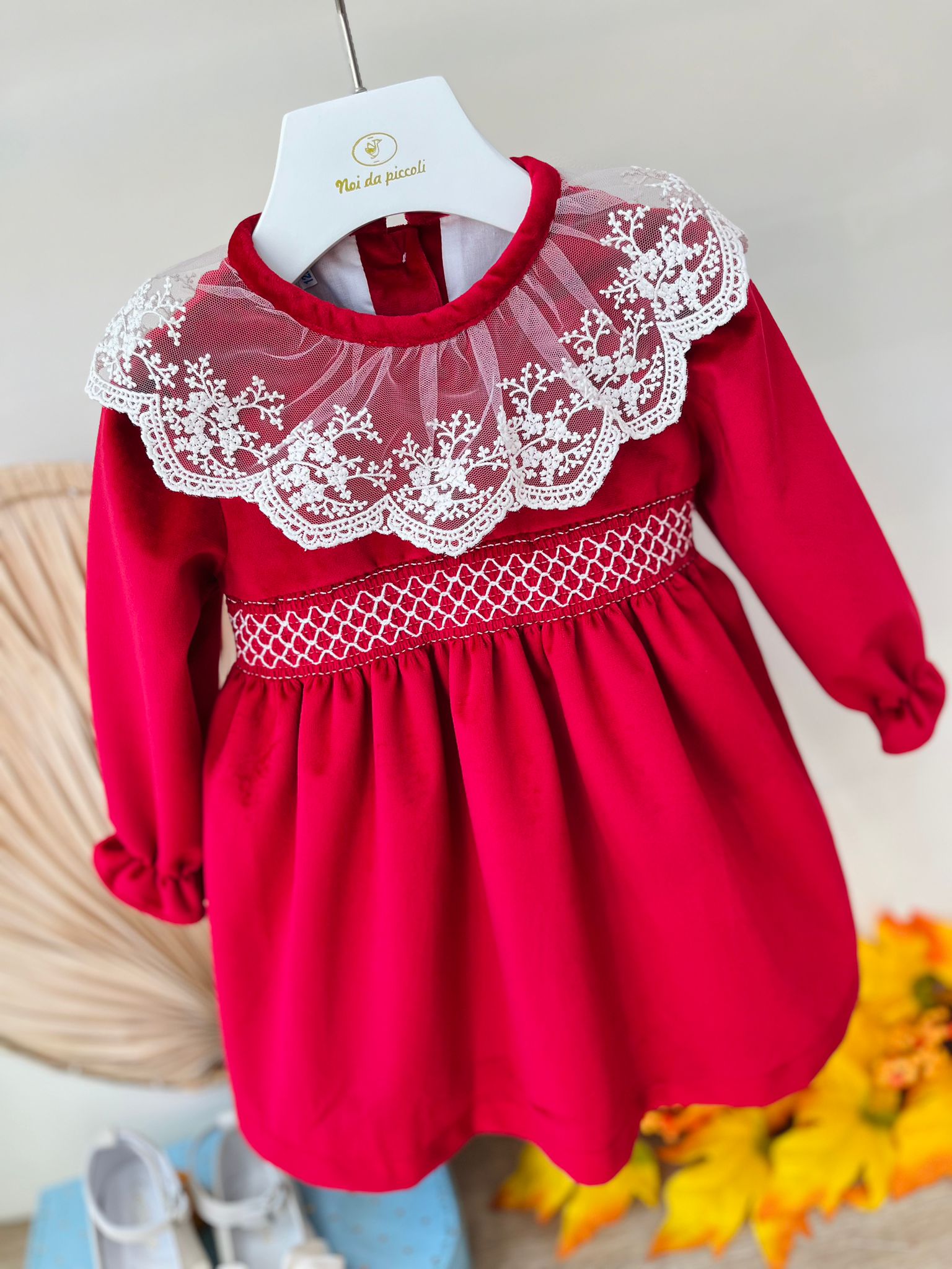 ABITINO IN VELLUTINO CON COLLETTO RICAMATO ROSSO - Noi da piccoli