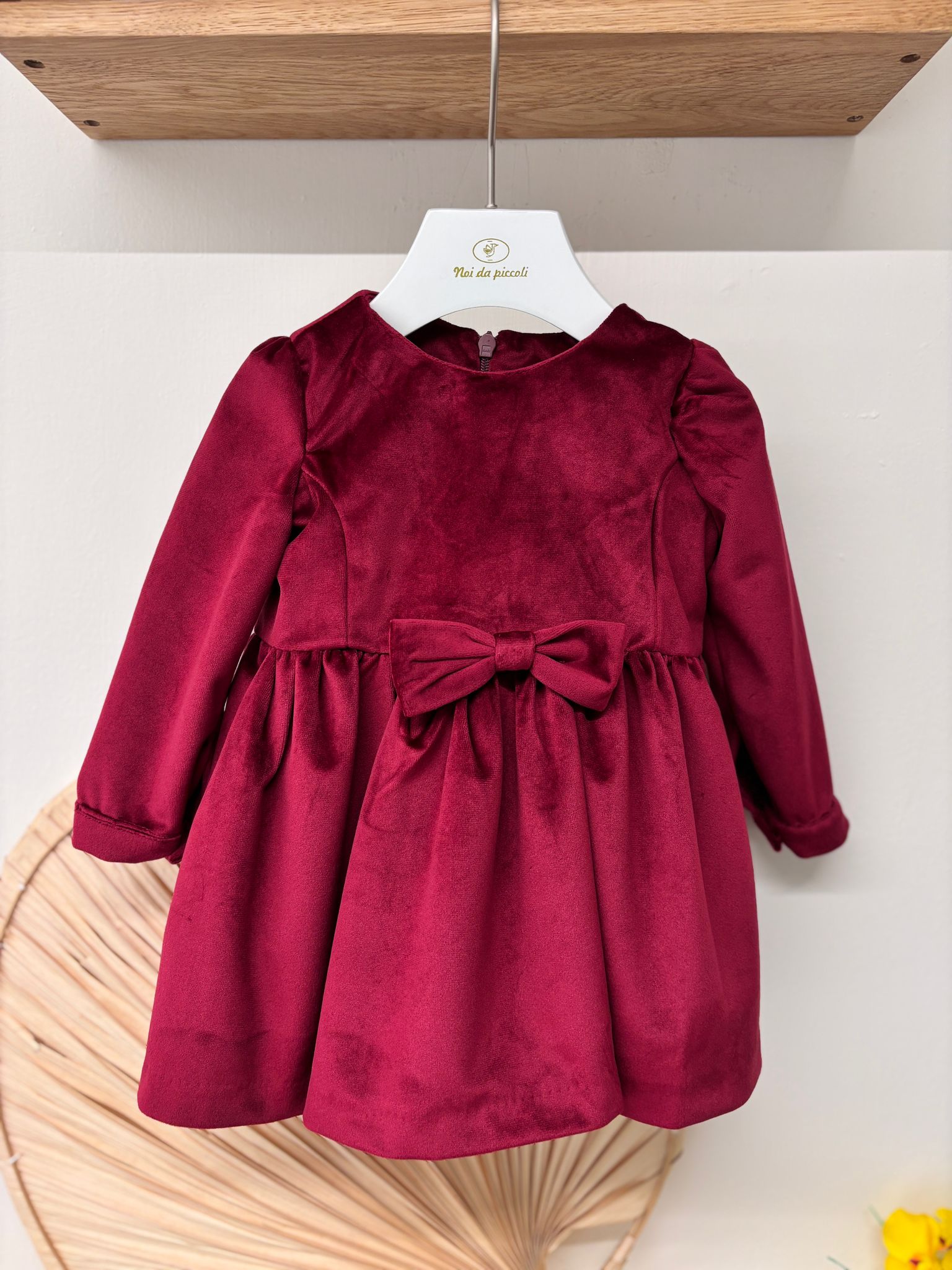 ABITINO IN VELLUTINO CON FIOCCHETTINO BORGOGNA - Noi da piccoli