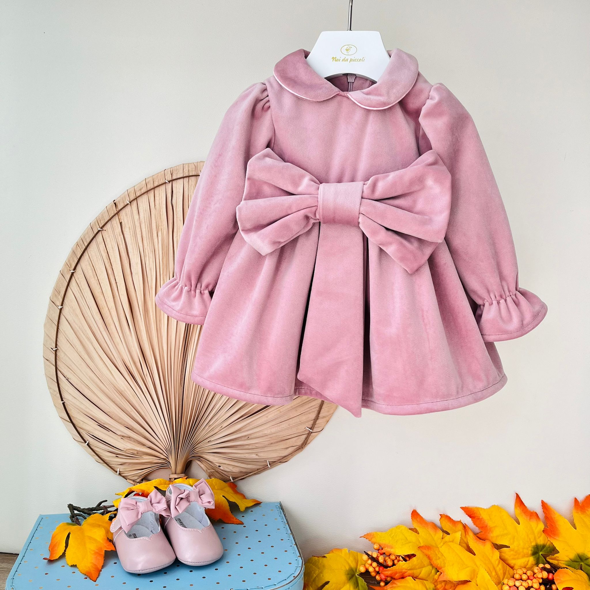 ABITINO IN VELLUTO CON FIOCCO CENTRALE ROSA ANTICO - Noi da piccoli