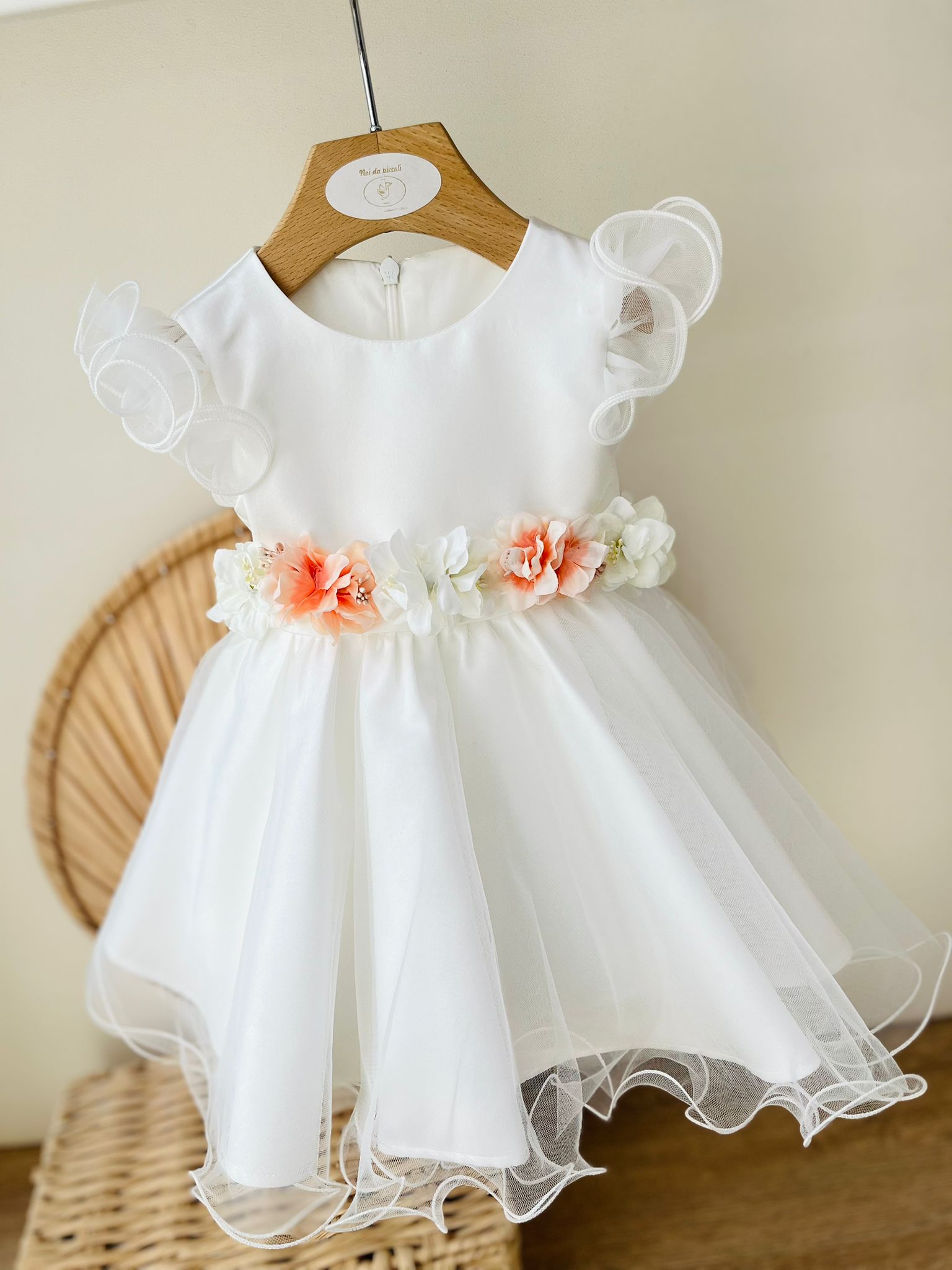 ABITO CERIMONIALE BIANCO CON CINTURINA DI FIORI - Noi da piccoli