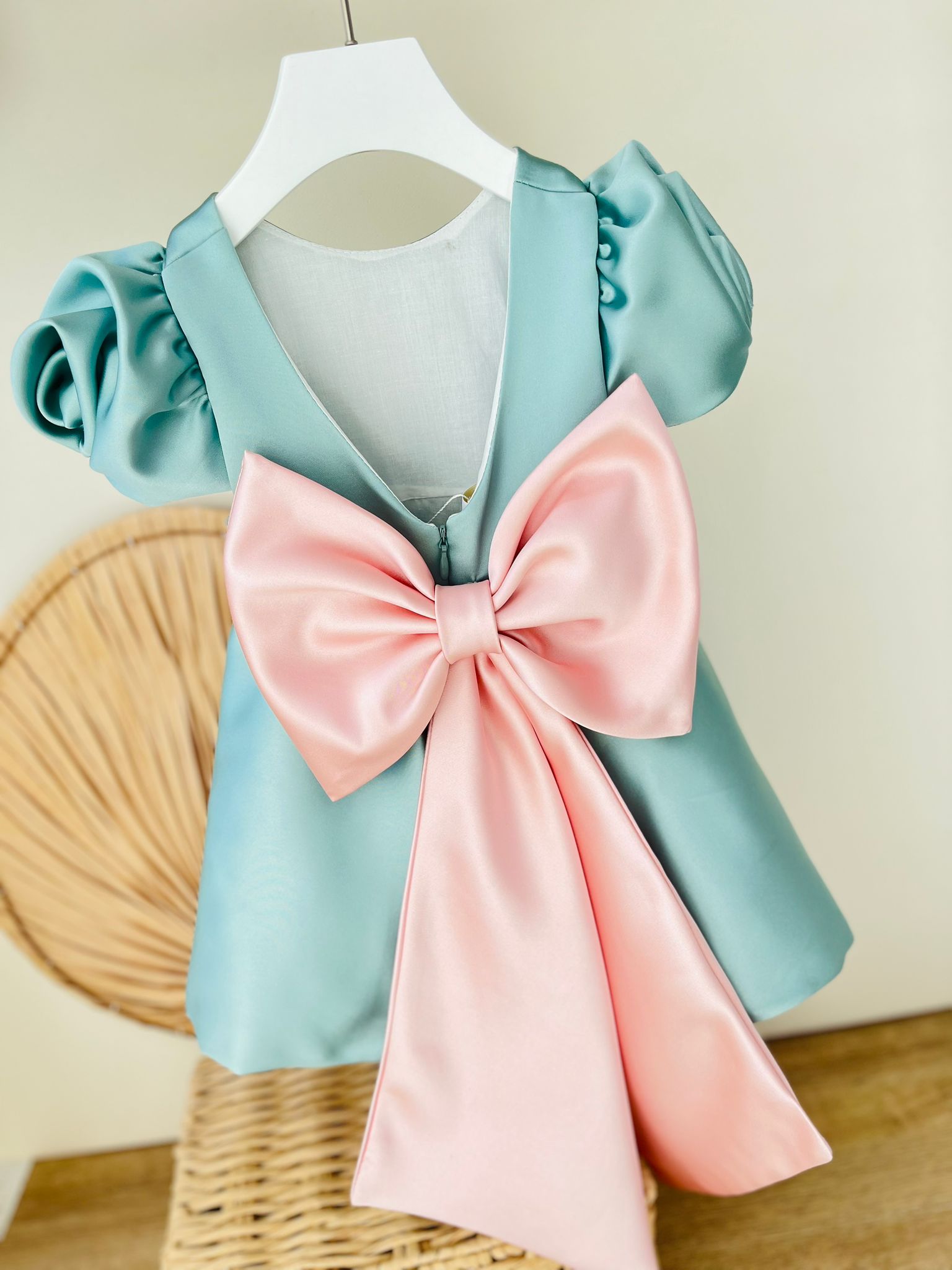 ABITO CERIMONIALE IN RASO VERDE - Noi da piccoli