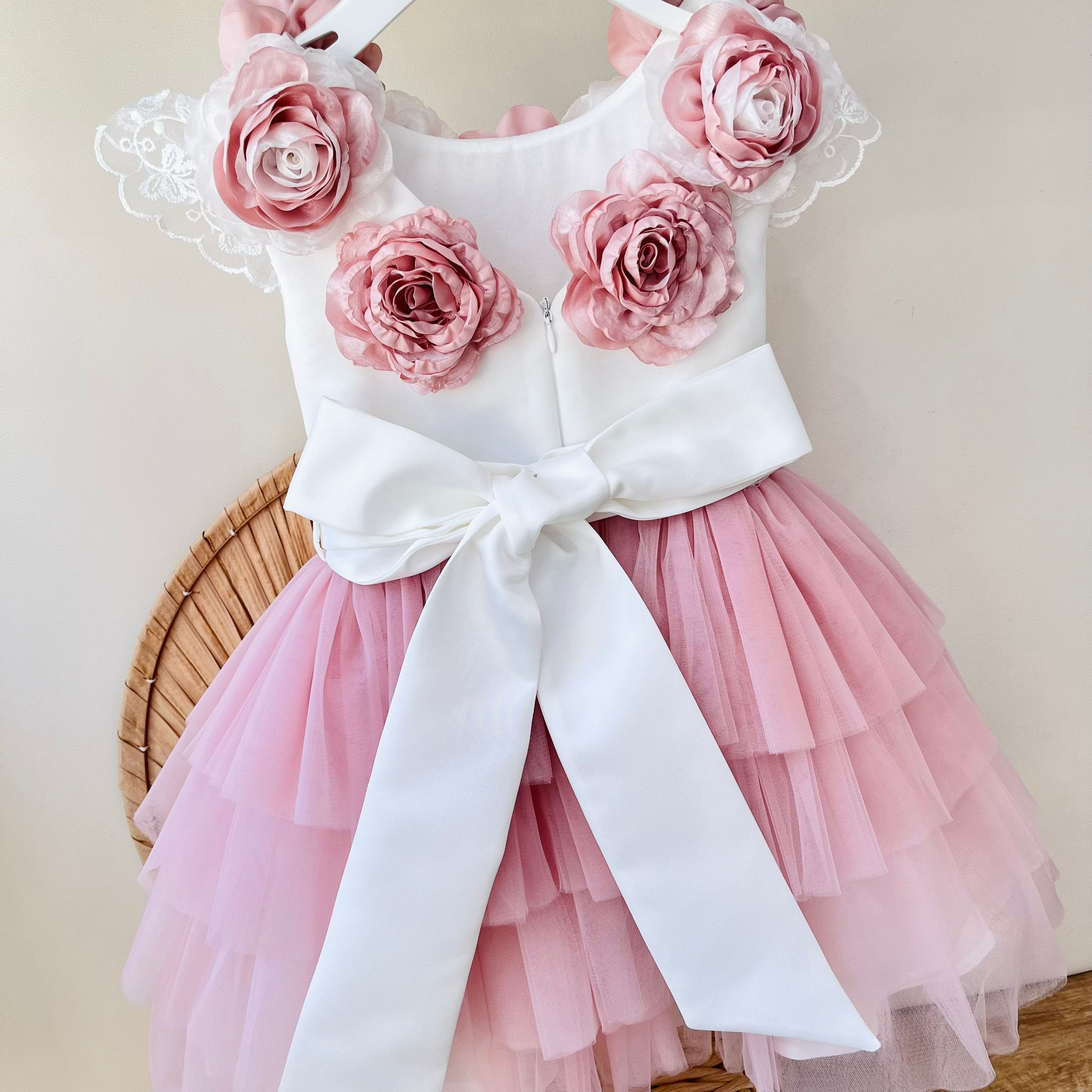 ABITO CERIMONIALE ROSA IN TULLE E ROSELLINE - Noi da piccoli