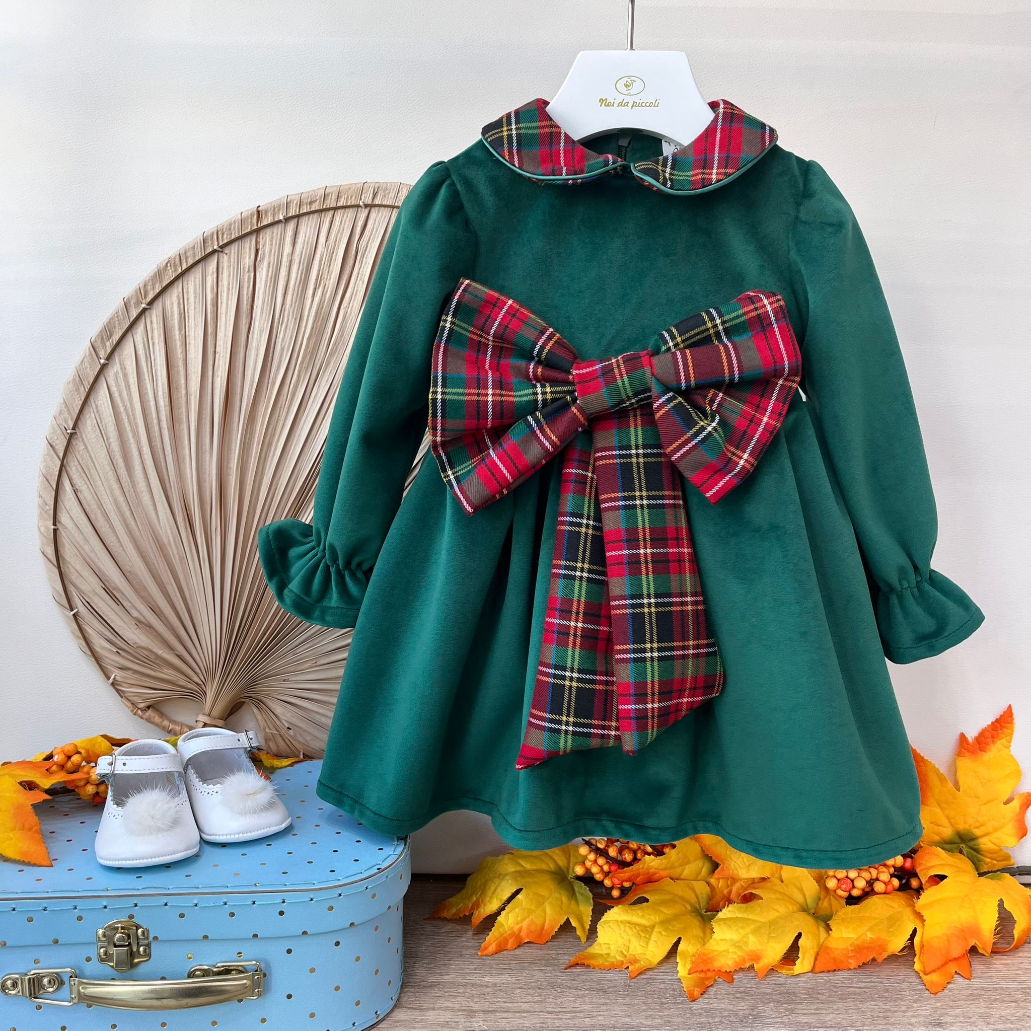 ABITO NATALIZIO IN VELLUTO CON FIOCCO E COLLETTO IN TARTAN VERDE TARTAN - Noi da piccoli