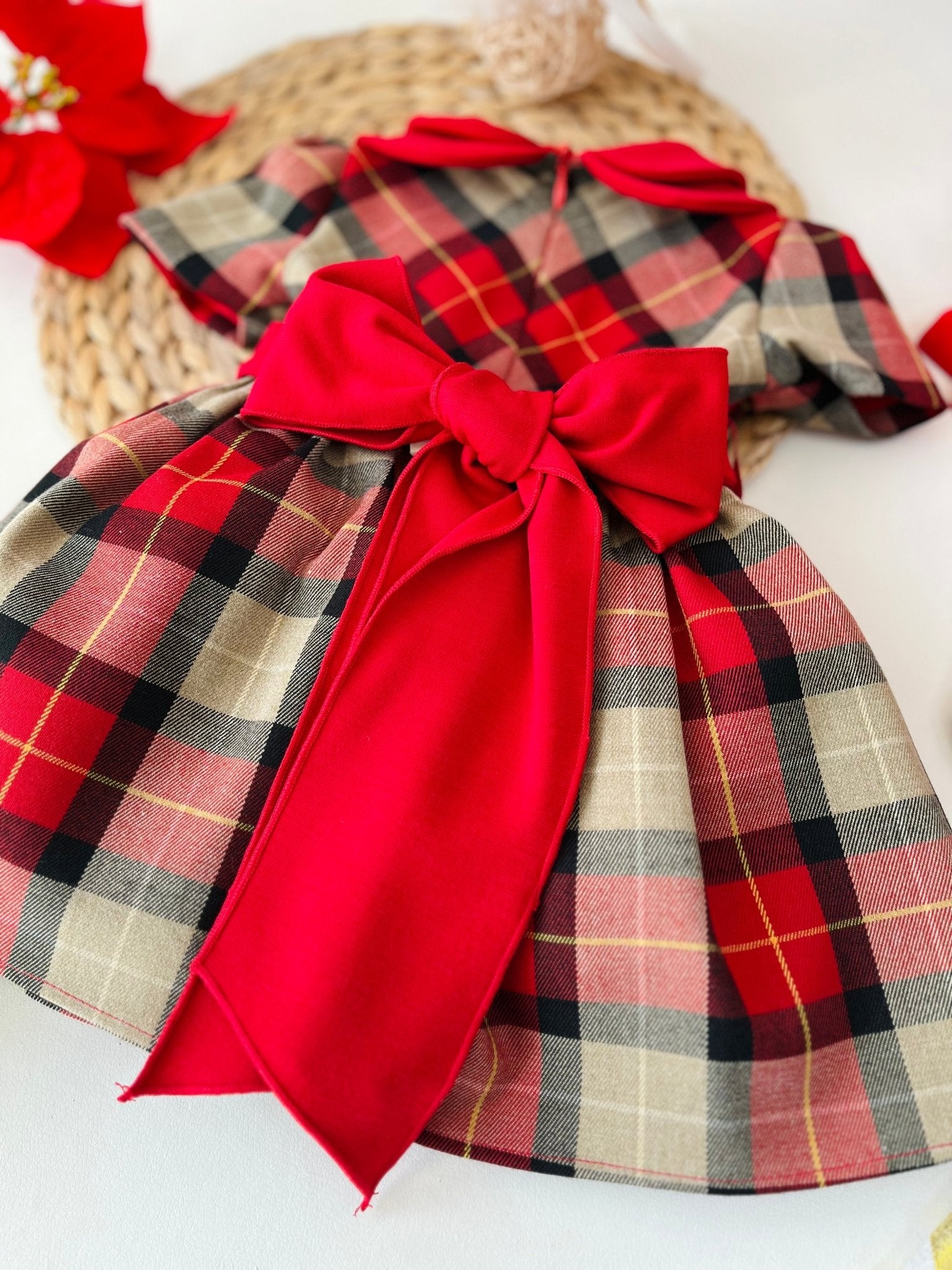 ABITO TARTAN BEIGE E FASCIA ROSSA CON FIOCCO - Noi da piccoli