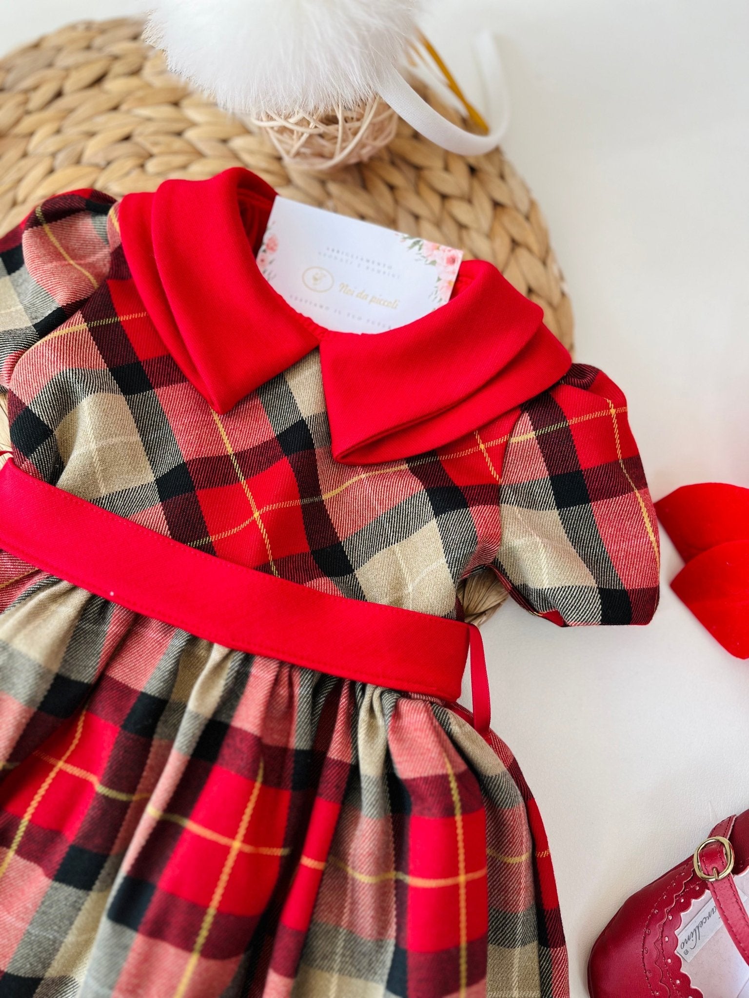 ABITO TARTAN BEIGE E FASCIA ROSSA CON FIOCCO - Noi da piccoli