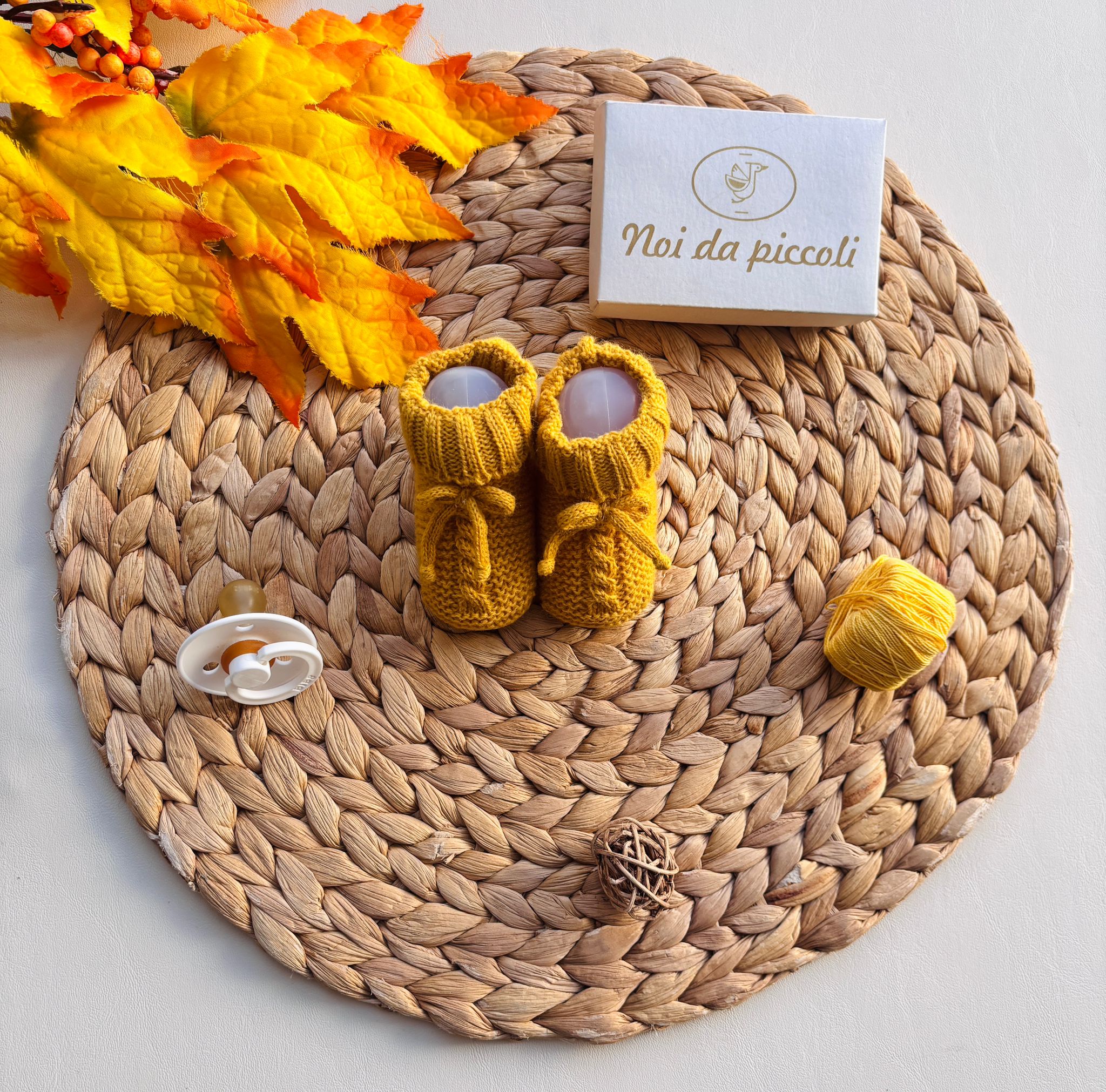 BABBUCCE IN FILATO CALDO MOSTAZA - Noi da piccoli