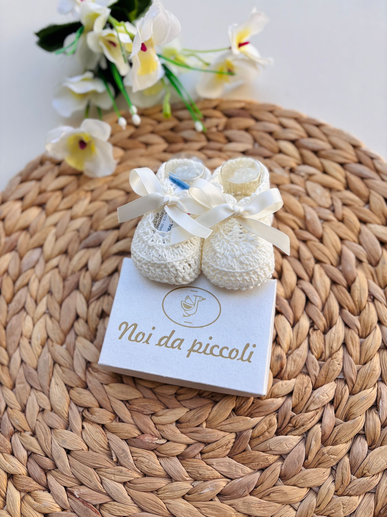 BABBUCCE IN FILO CON FIOCCHETTI CRUDO - Noi da piccoli