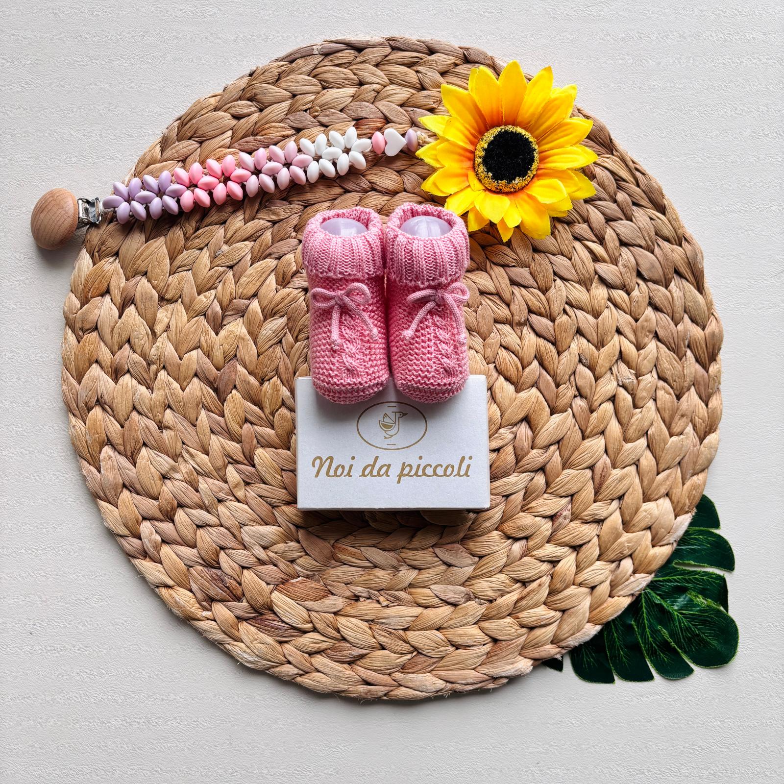 BABBUCCE IN FILO CON FIOCCHETTI ROSA - Noi da piccoli
