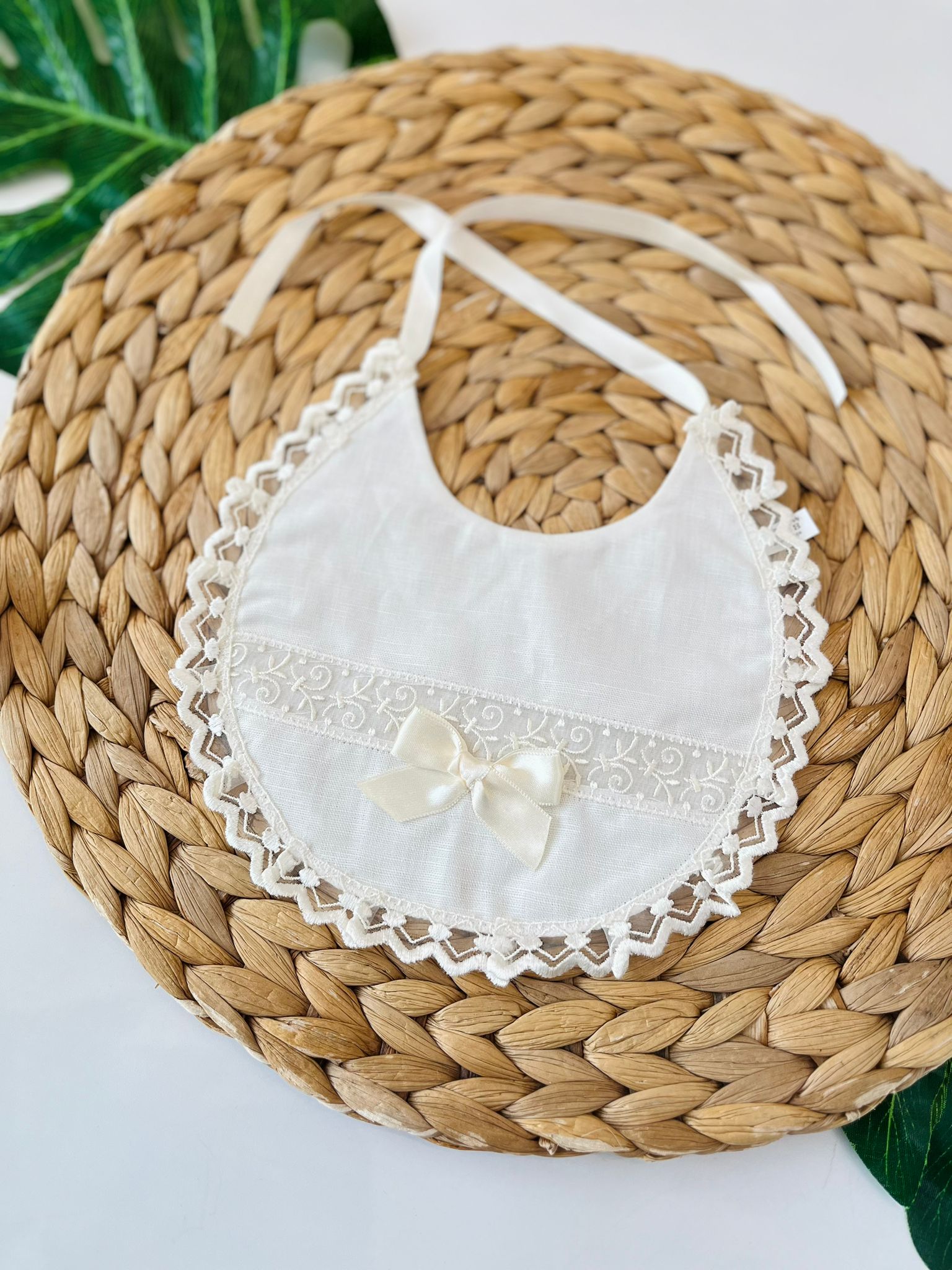 BAVETTA AVORIO PIZZO E FIOCCO - Noi da piccoli