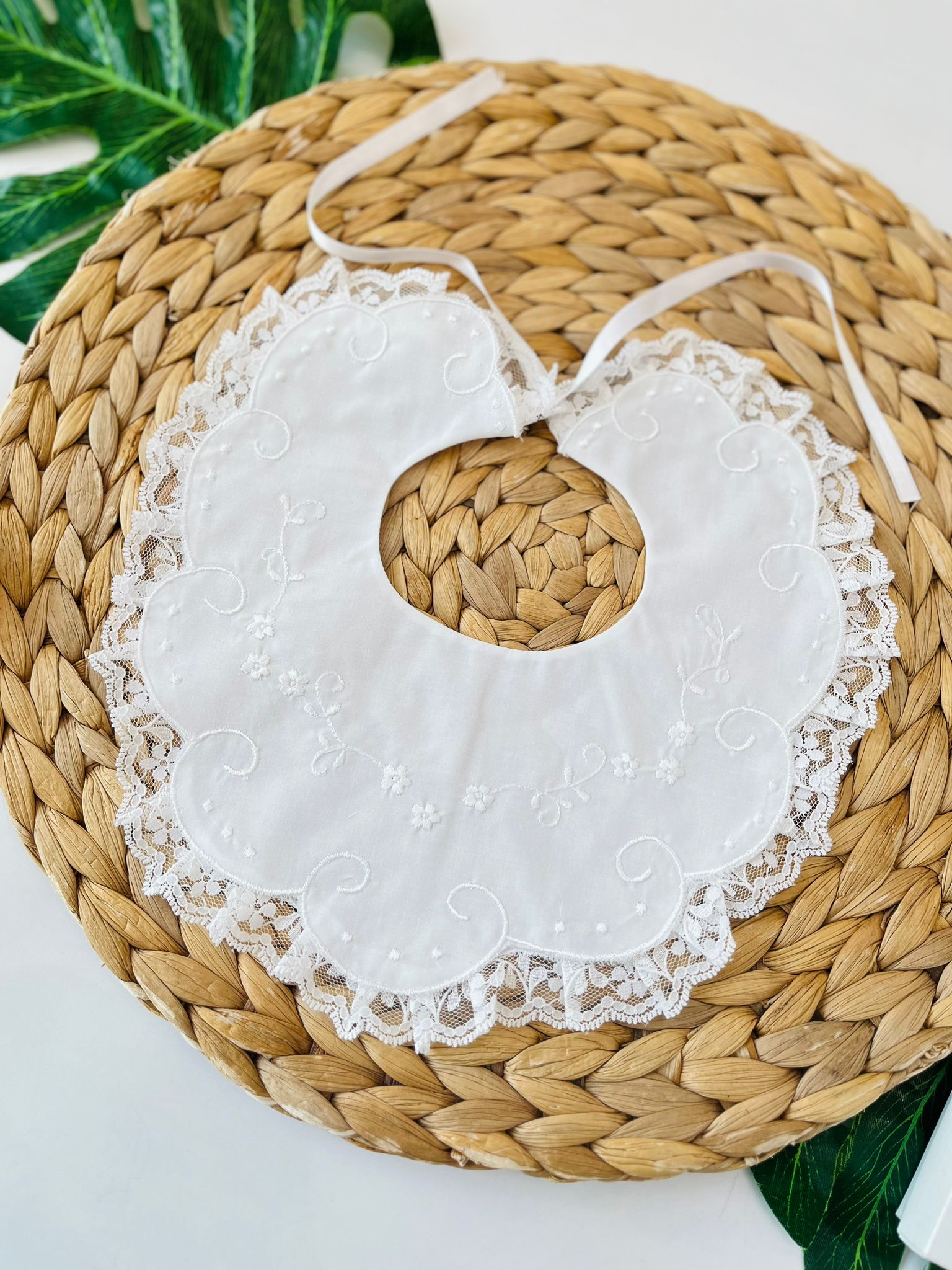 BAVETTA BIANCO PIZZO E FIORI - Noi da piccoli