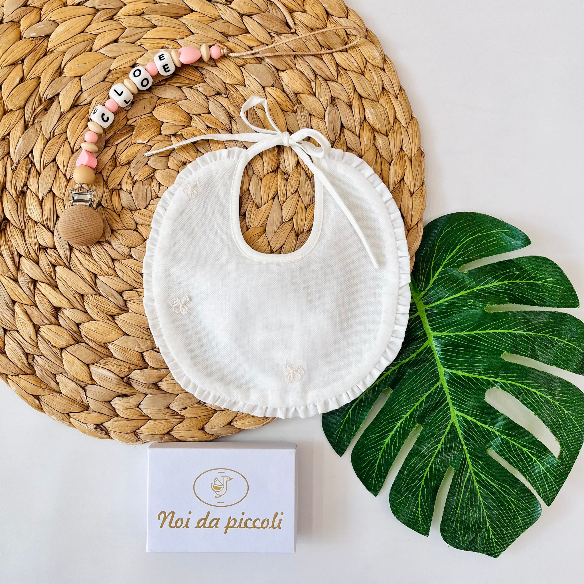 BAVETTA CON RICAMINI PANNA - Noi da piccoli