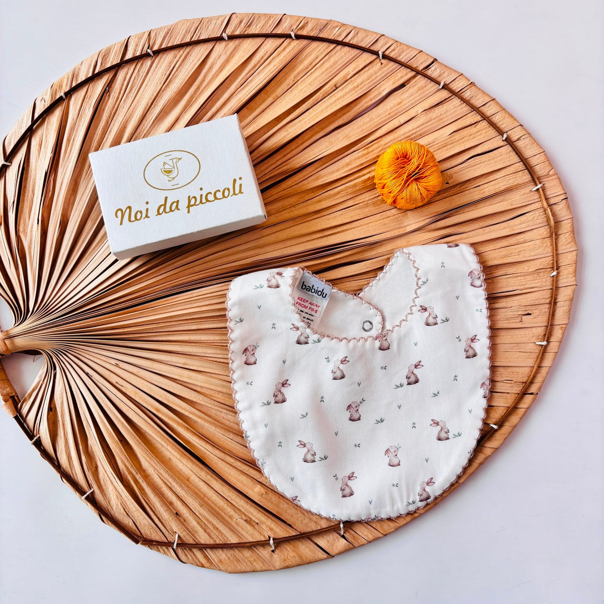 BAVETTA IN COTONE CALDO BEIGE con coniglietti - Noi da piccoli
