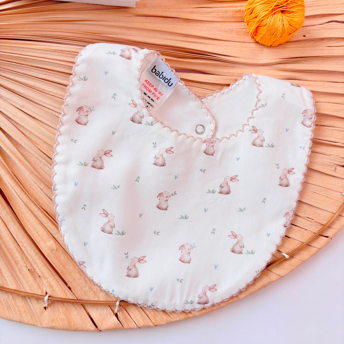 BAVETTA IN COTONE CALDO BEIGE con coniglietti - Noi da piccoli